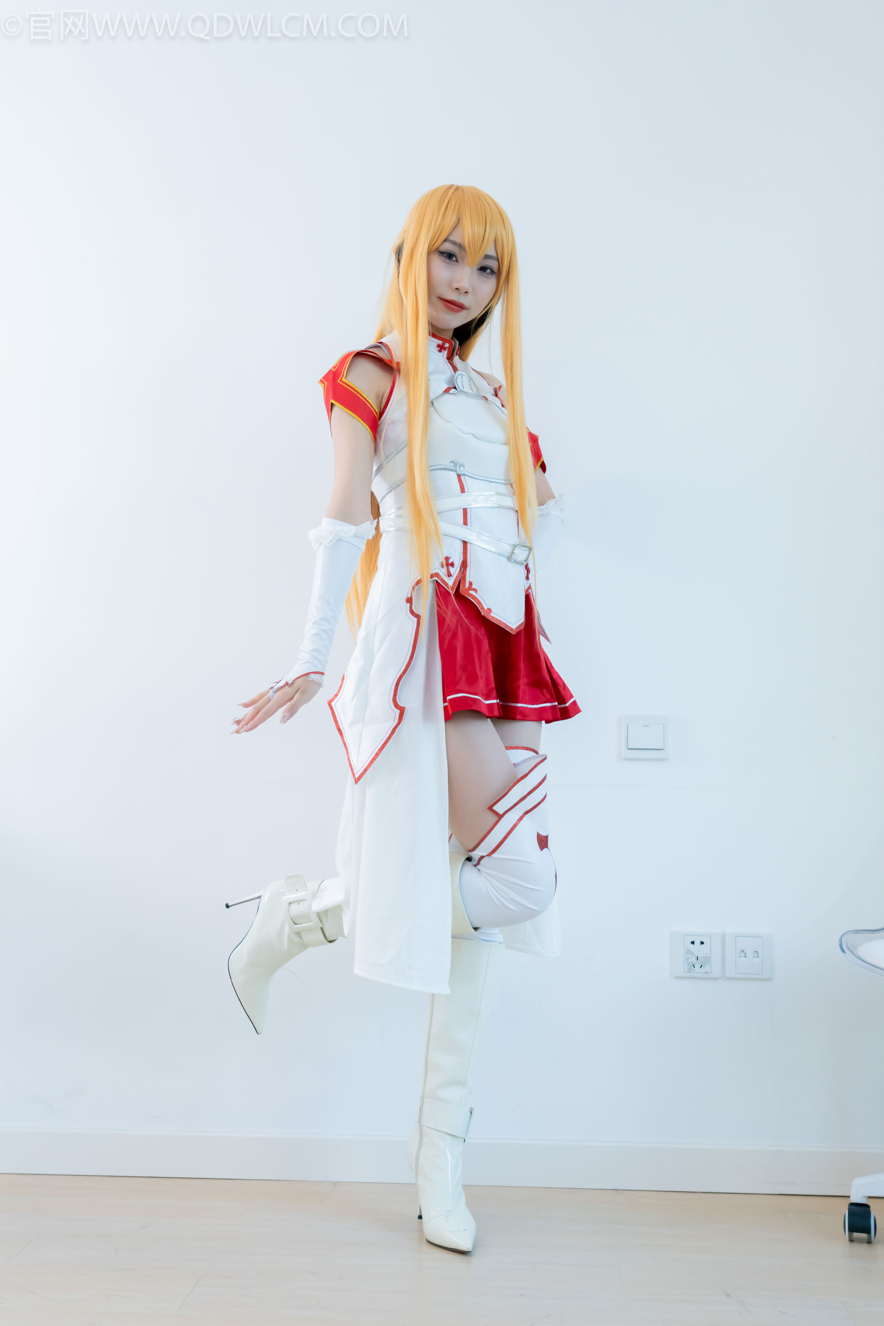 物恋传媒 No.2340 泡泡 - cos亚丝娜、长靴、袜套、薄肉丝/(156P)