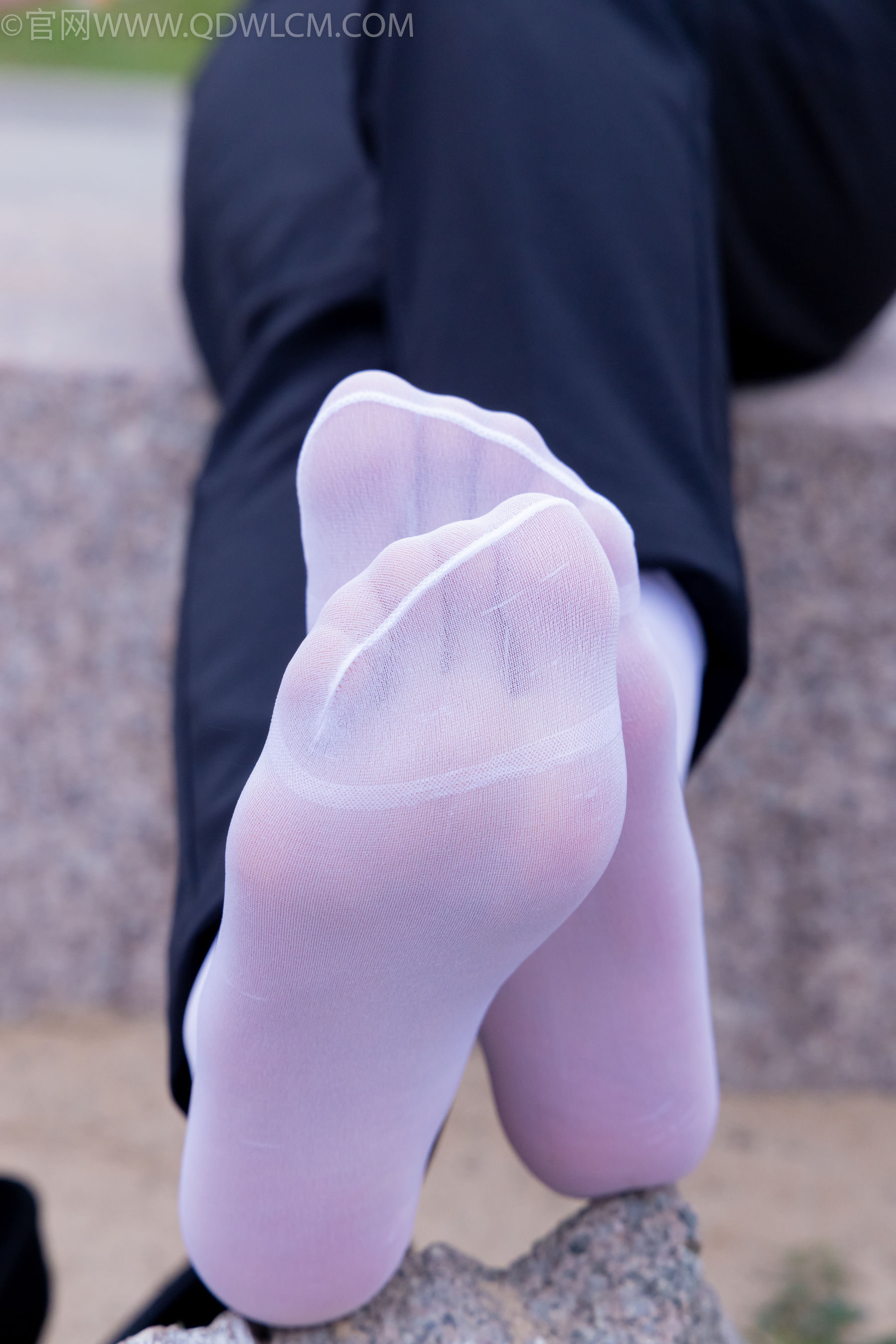 物恋传媒 No.2337 小酒 - 高跟鞋、短黑丝、短白丝/(315P)