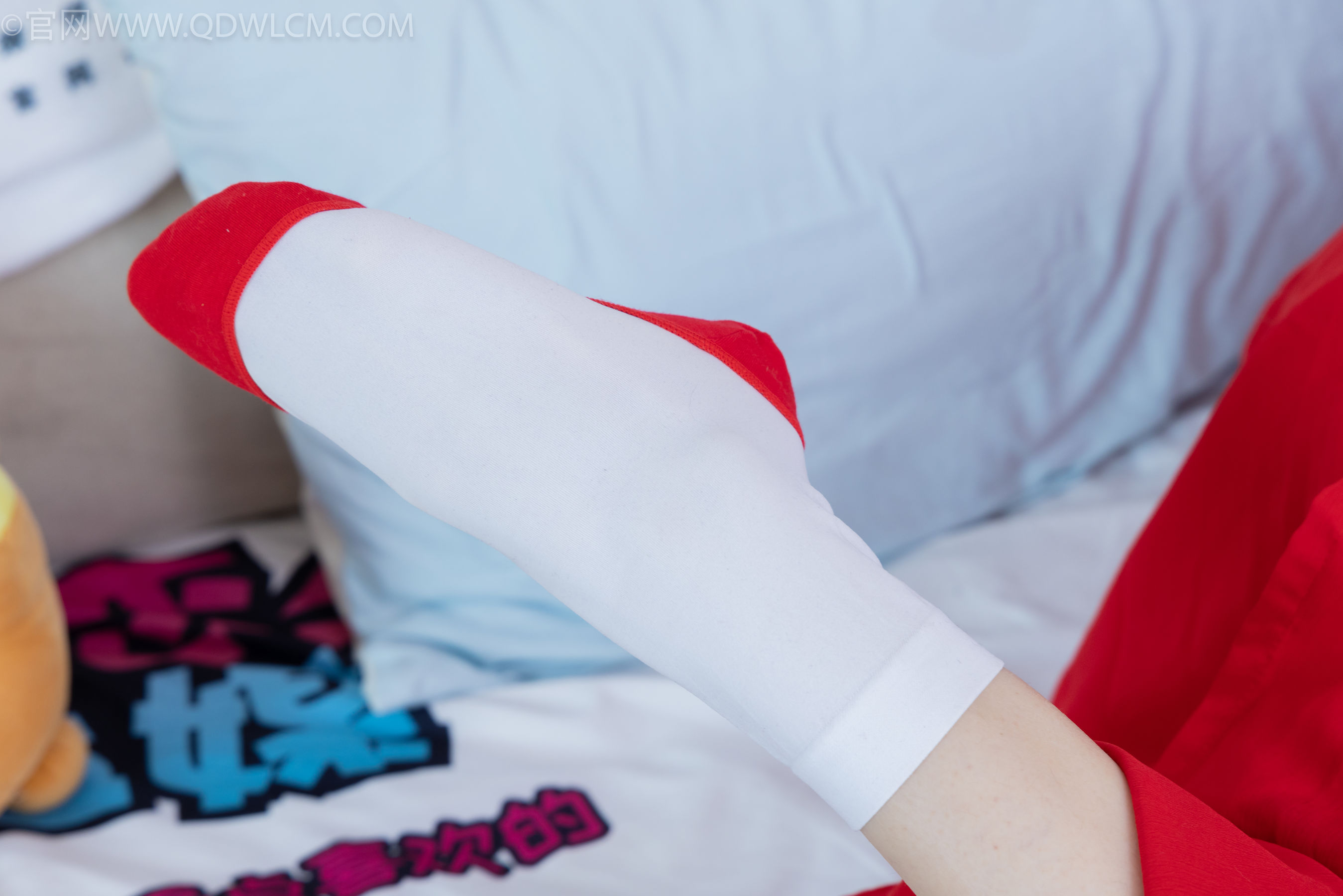 物恋传媒 No.2328 绒绒 - 汉服、布鞋、白棉袜、红色船袜/(174P)