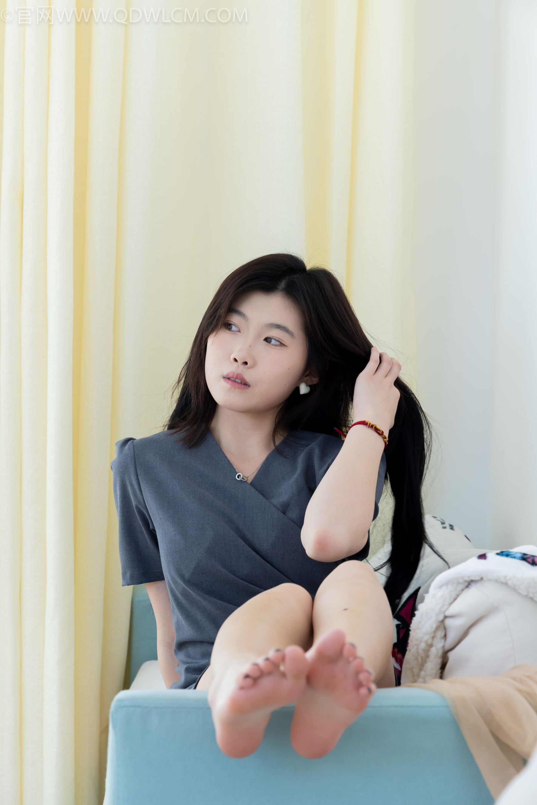 物恋传媒 No.2336 樱桃 - 三双高跟鞋、薄肉丝、裸足/(164P)