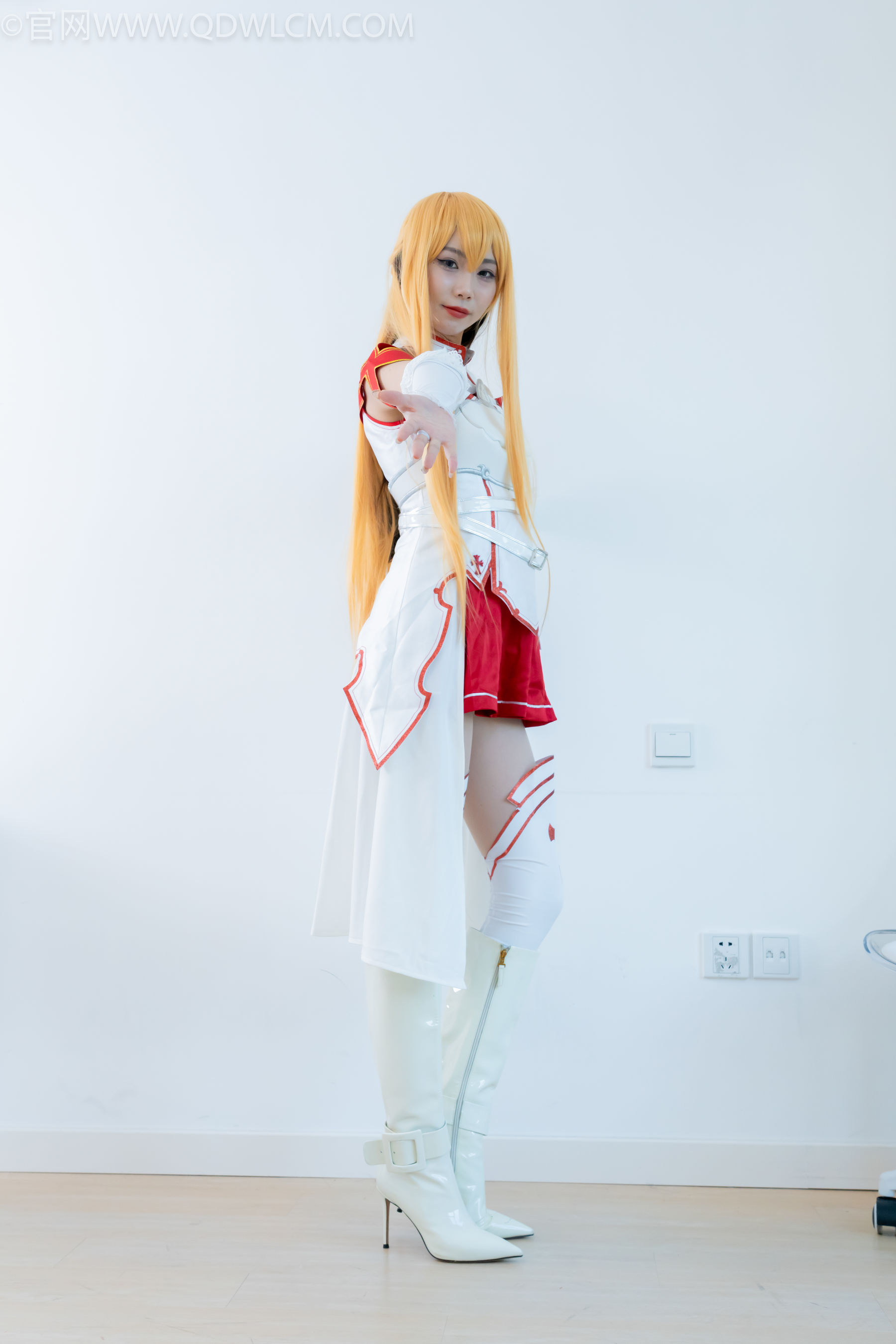 物恋传媒 No.2340 泡泡 - cos亚丝娜、长靴、袜套、薄肉丝/(156P)