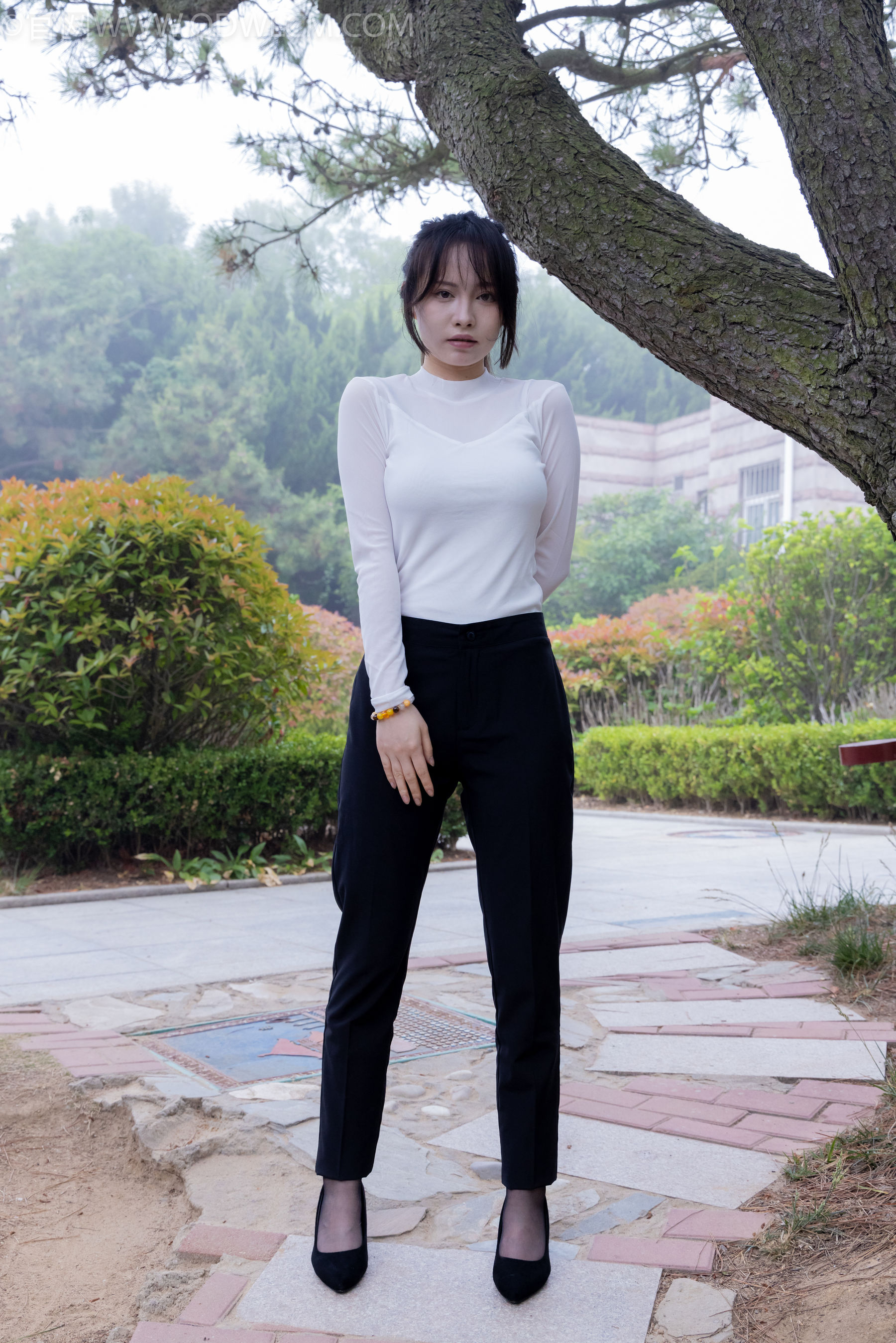 物恋传媒 No.2337 小酒 - 高跟鞋、短黑丝、短白丝/(315P)