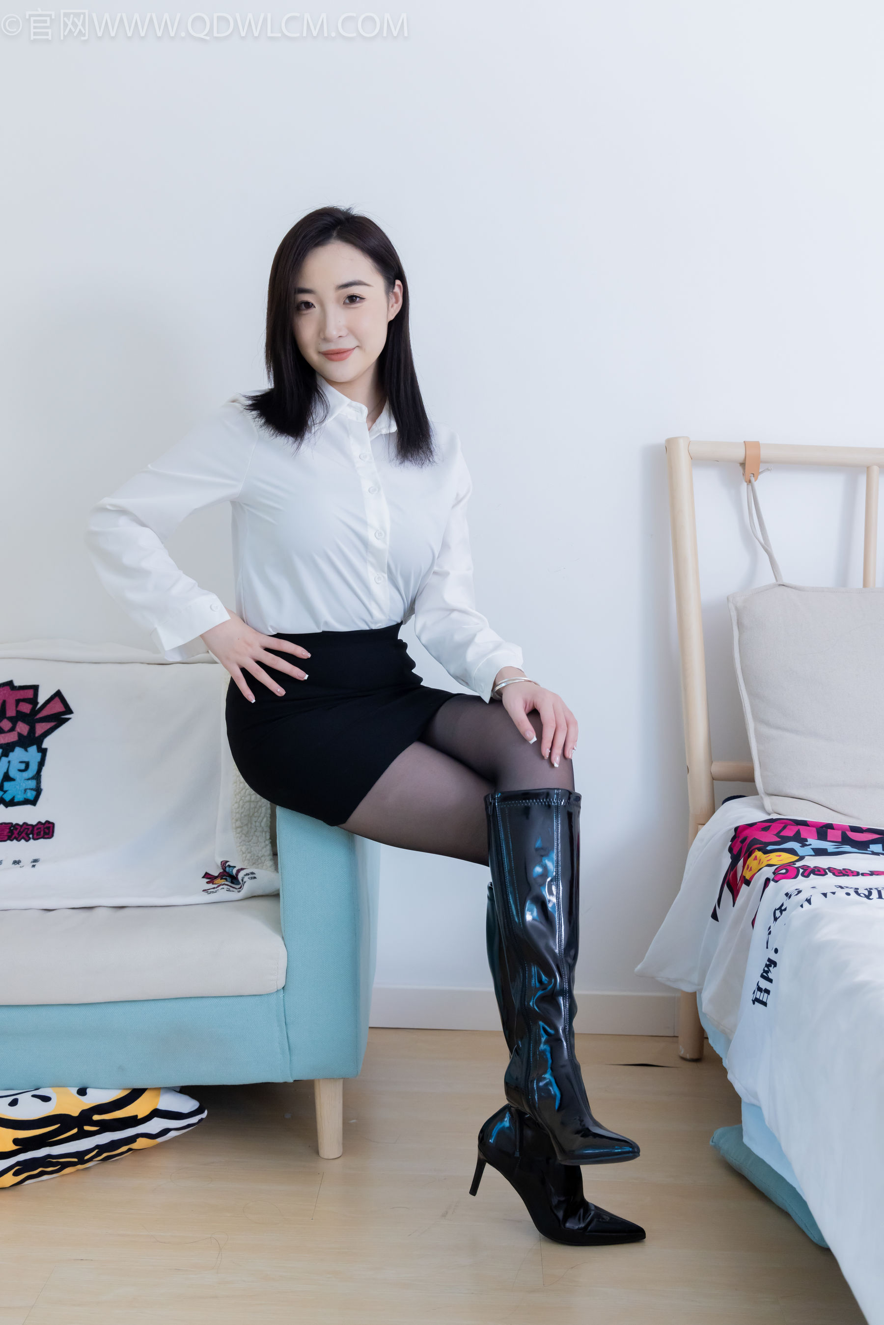 物恋传媒 No.2333 恬恬 - 长靴、薄黑丝、长靴/(236P)