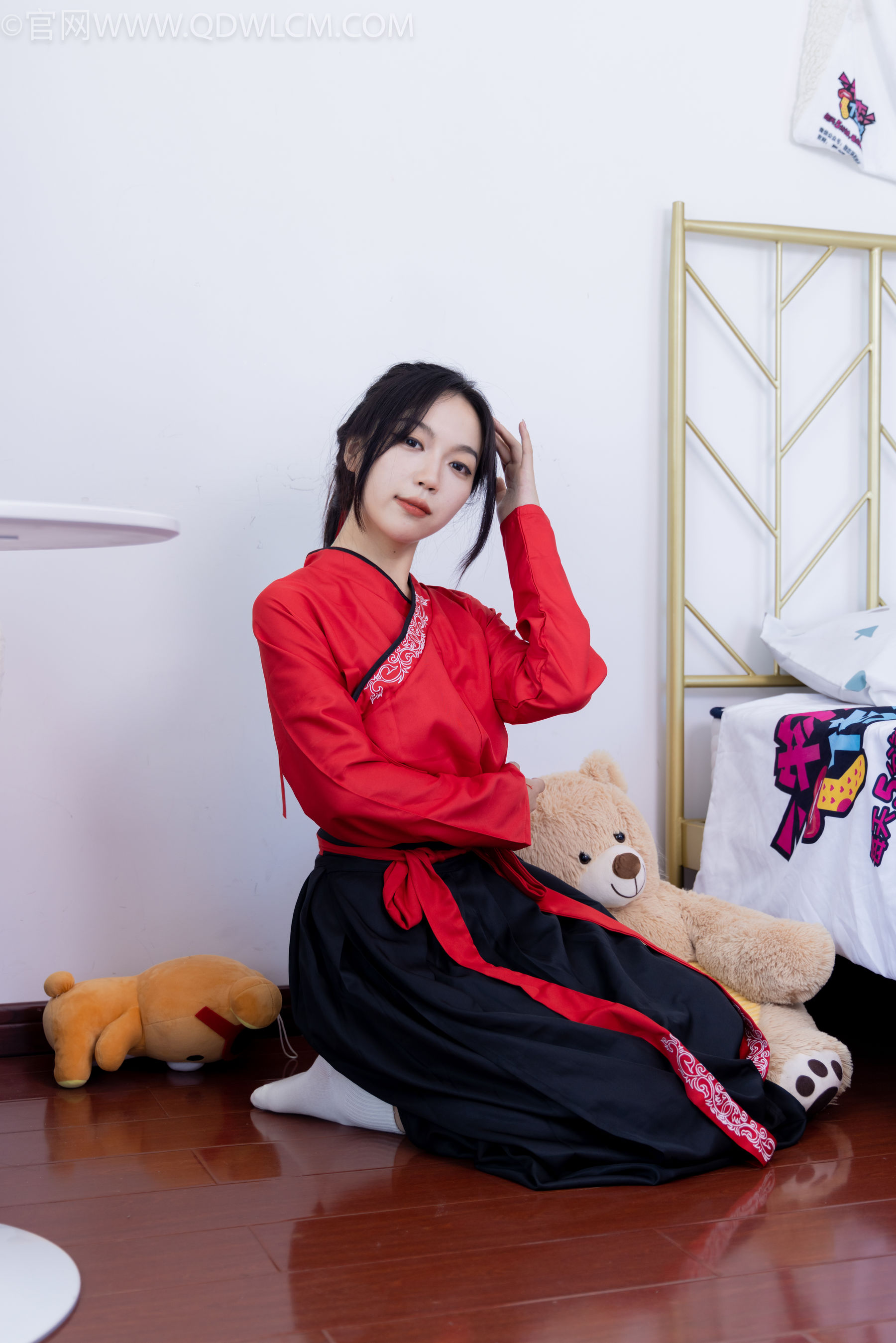 物恋传媒 No.2330 纱纱 - 汉服、皮鞋、白棉袜、薄肉丝/(219P)