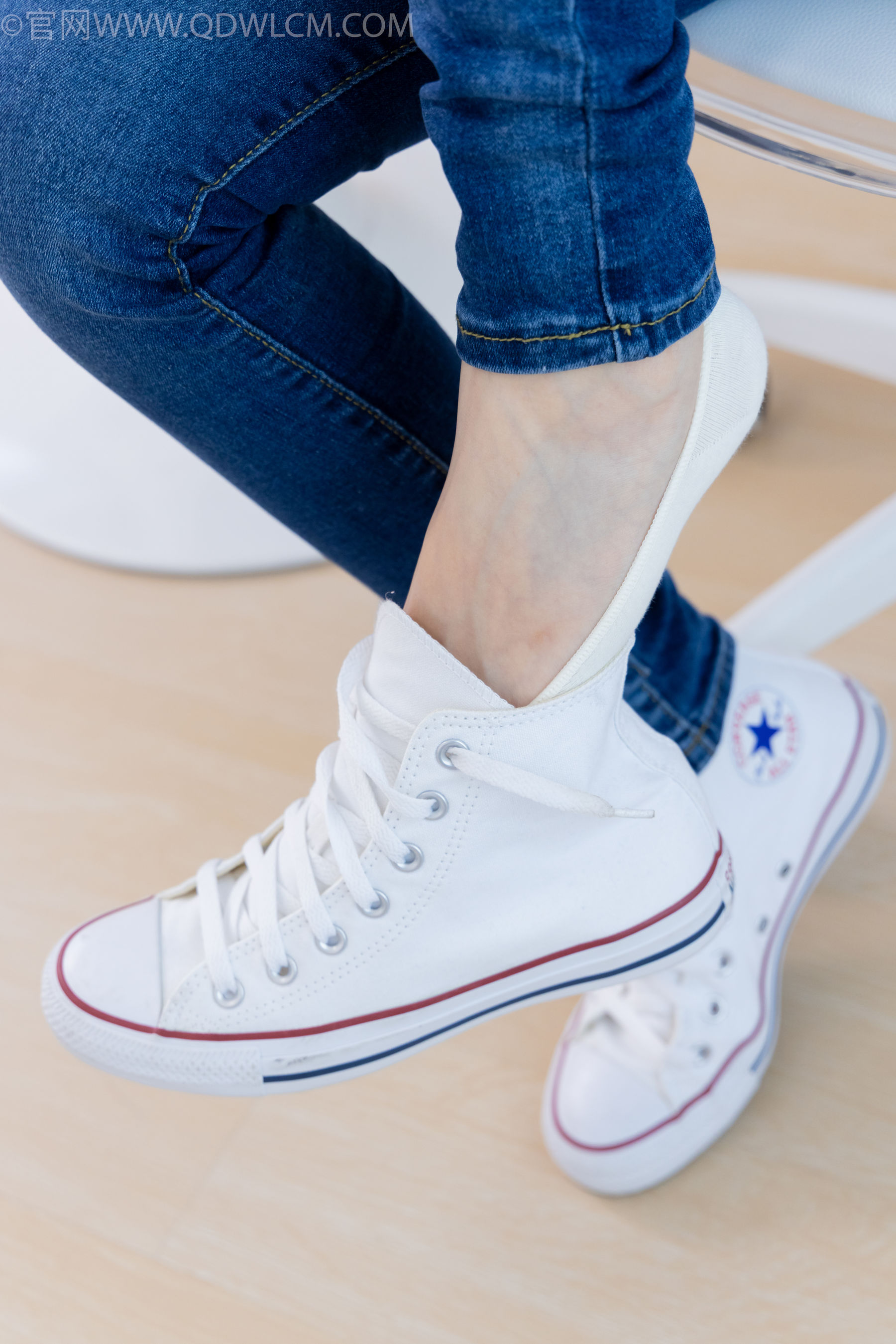 物恋传媒 No.2329 小竹 - 帆布鞋、白船袜、肚子疼揉肚子剧情/(158P)