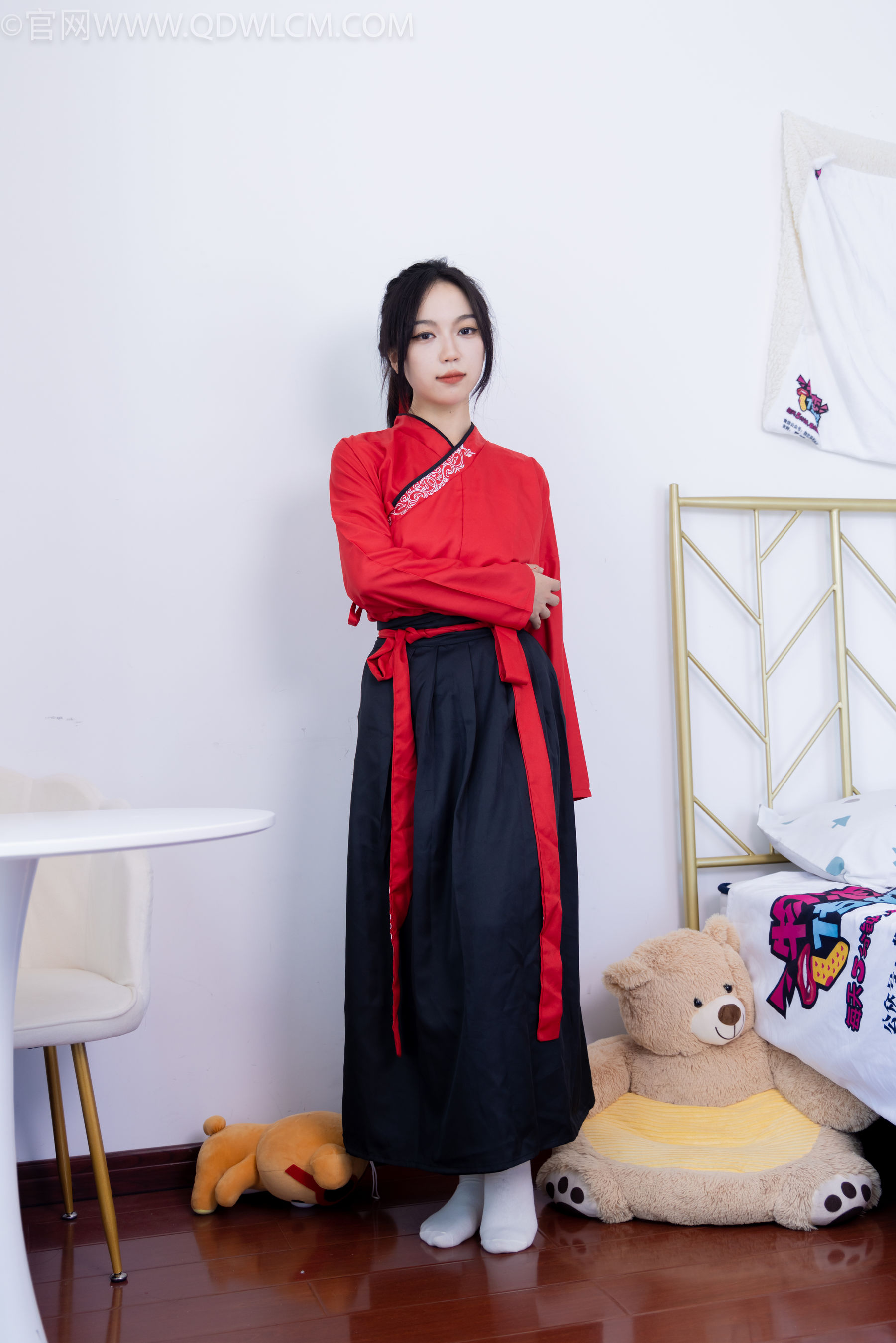 物恋传媒 No.2330 纱纱 - 汉服、皮鞋、白棉袜、薄肉丝/(219P)