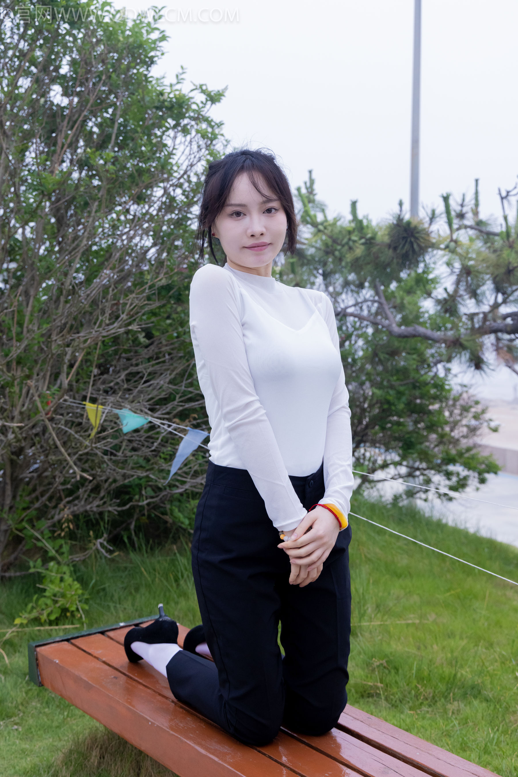 物恋传媒 No.2337 小酒 - 高跟鞋、短黑丝、短白丝/(315P)