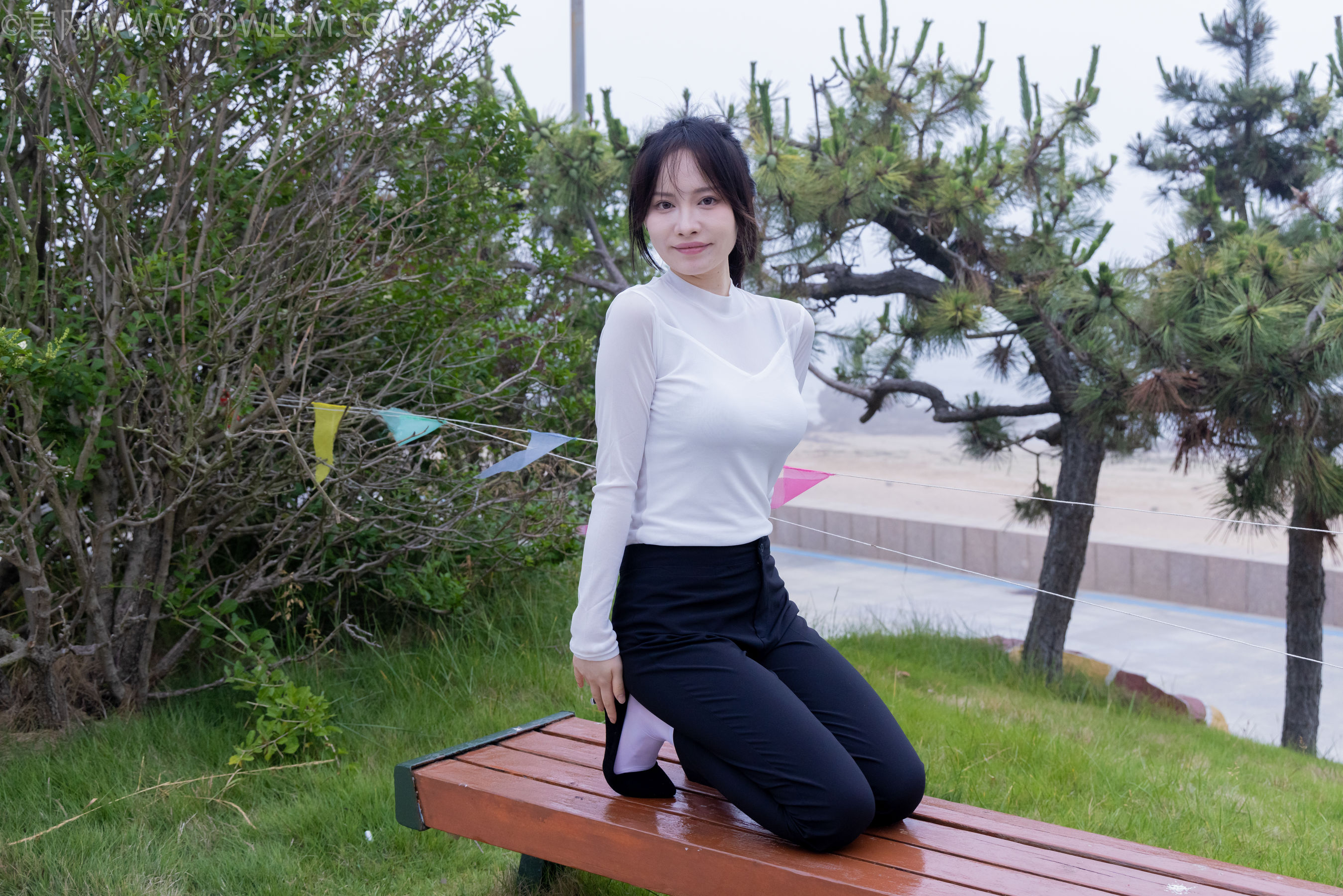 物恋传媒 No.2337 小酒 - 高跟鞋、短黑丝、短白丝/(315P)