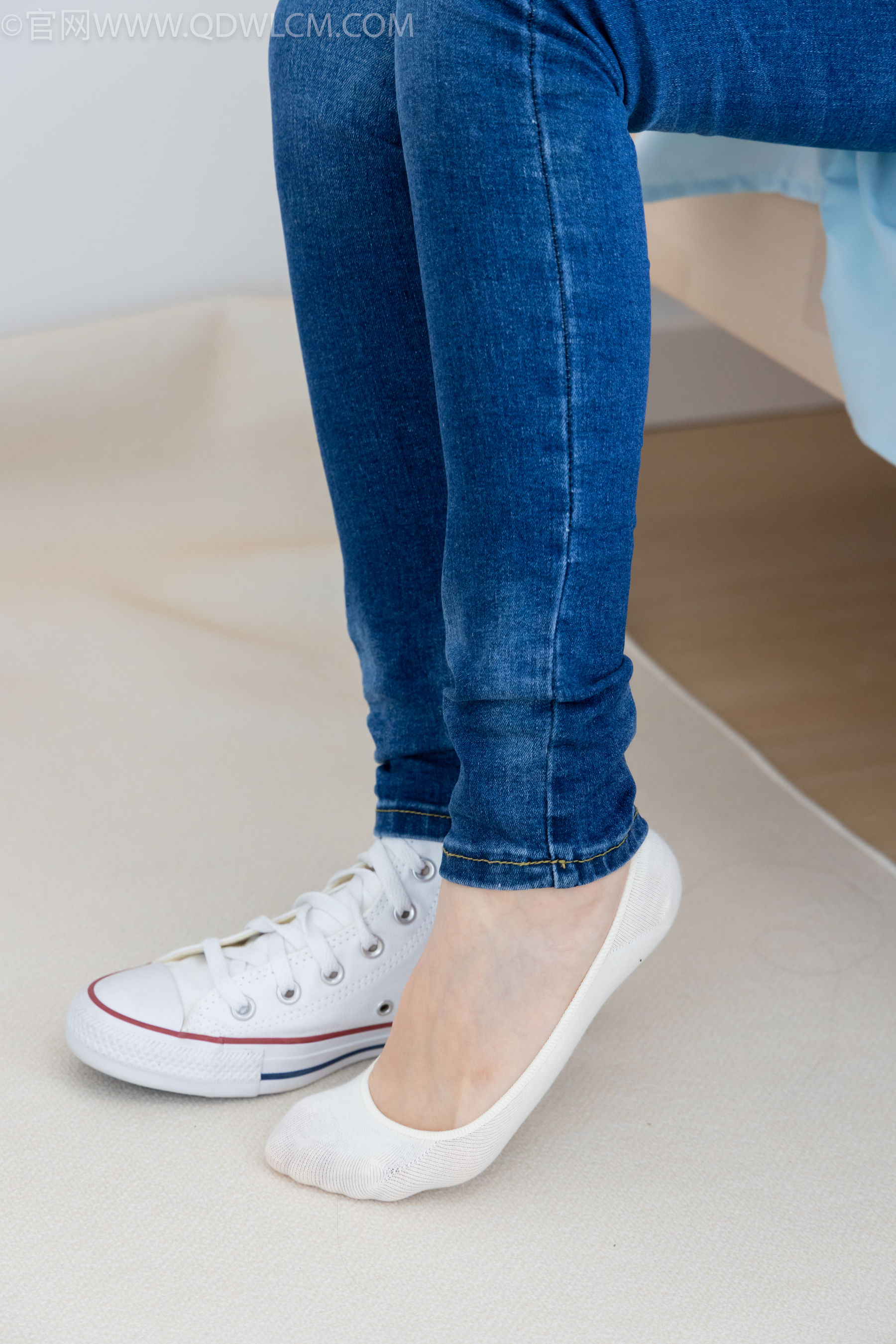 物恋传媒 No.2329 小竹 - 帆布鞋、白船袜、肚子疼揉肚子剧情/(158P)