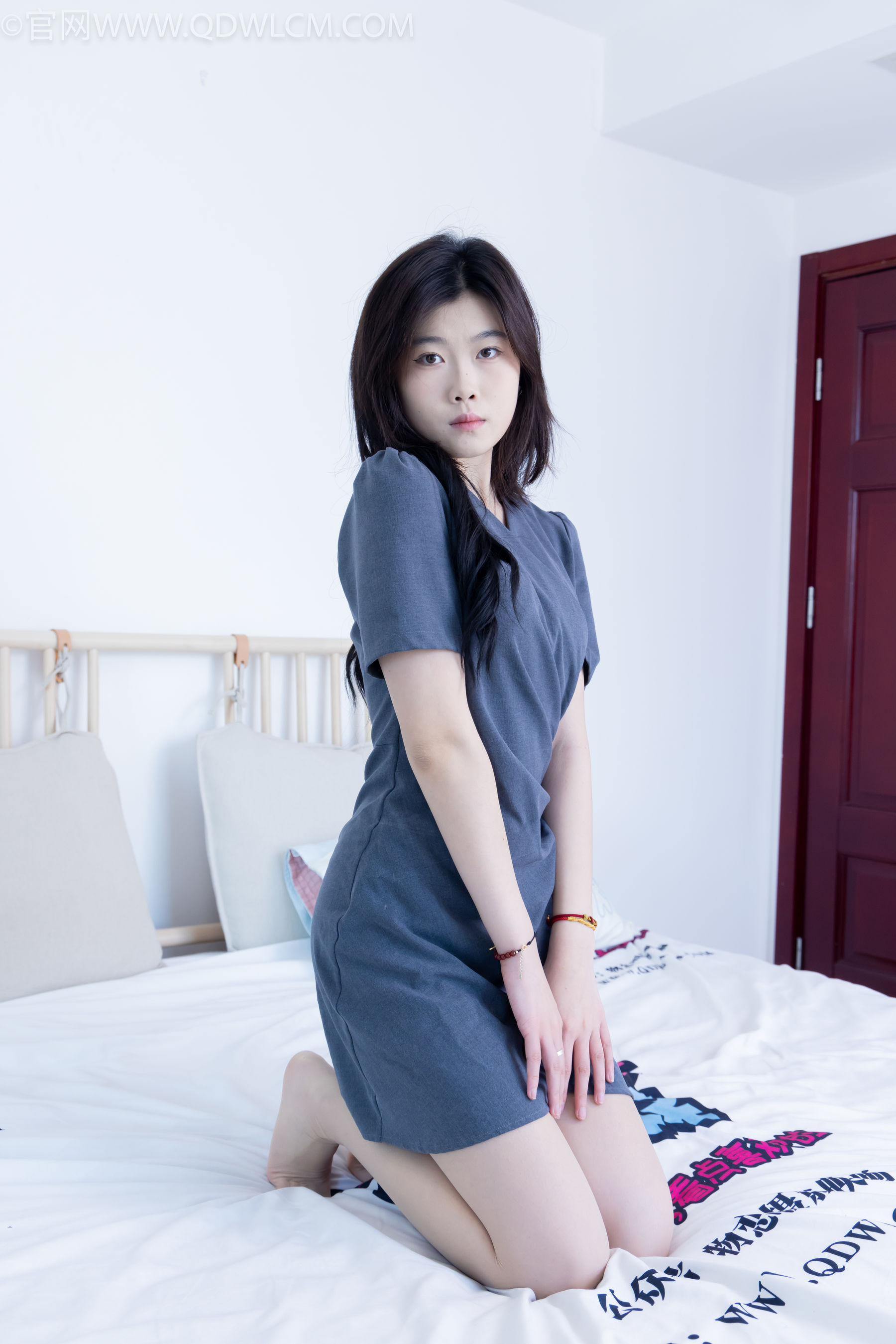 物恋传媒 No.2336 樱桃 - 三双高跟鞋、薄肉丝、裸足/(164P)