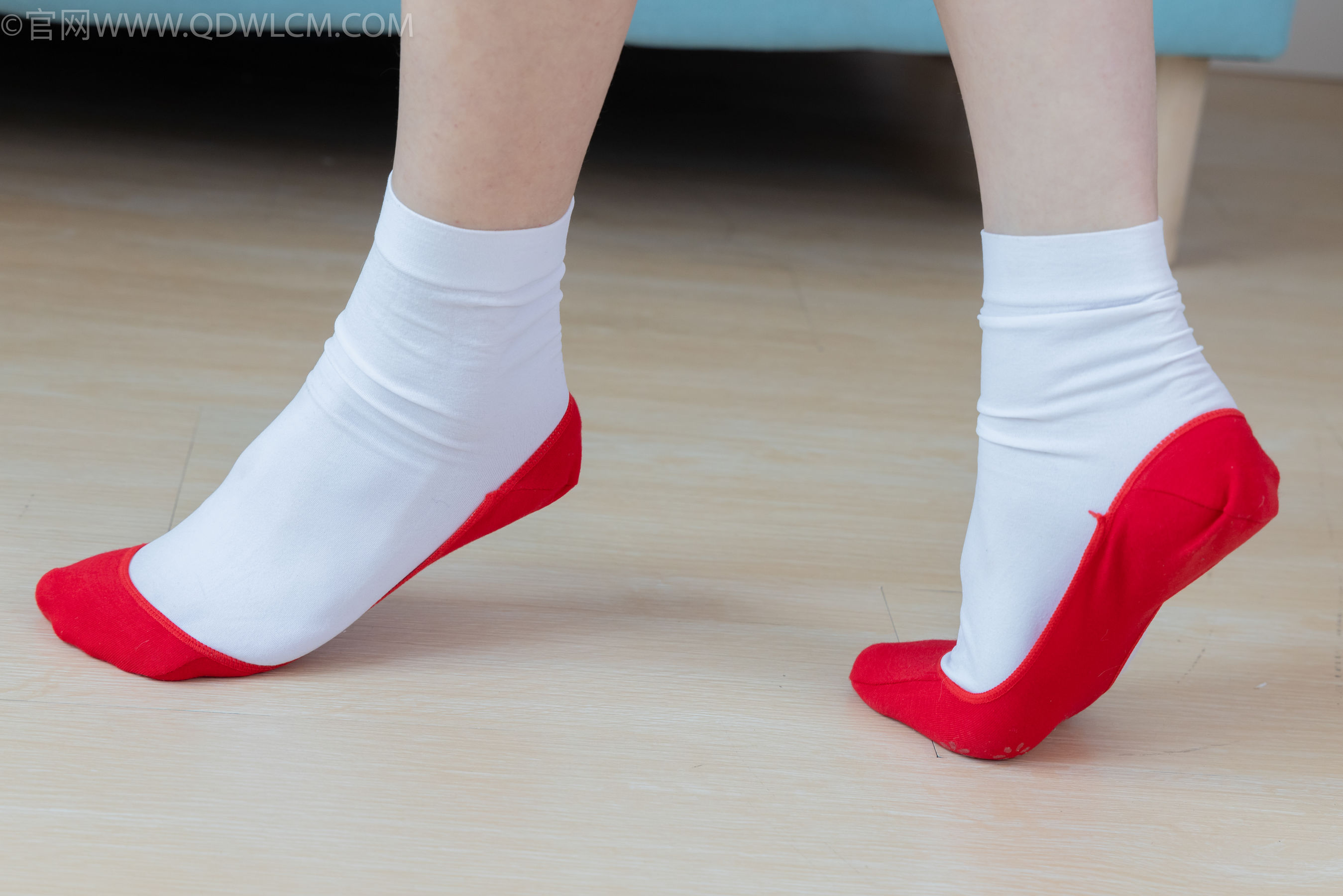 物恋传媒 No.2328 绒绒 - 汉服、布鞋、白棉袜、红色船袜/(174P)