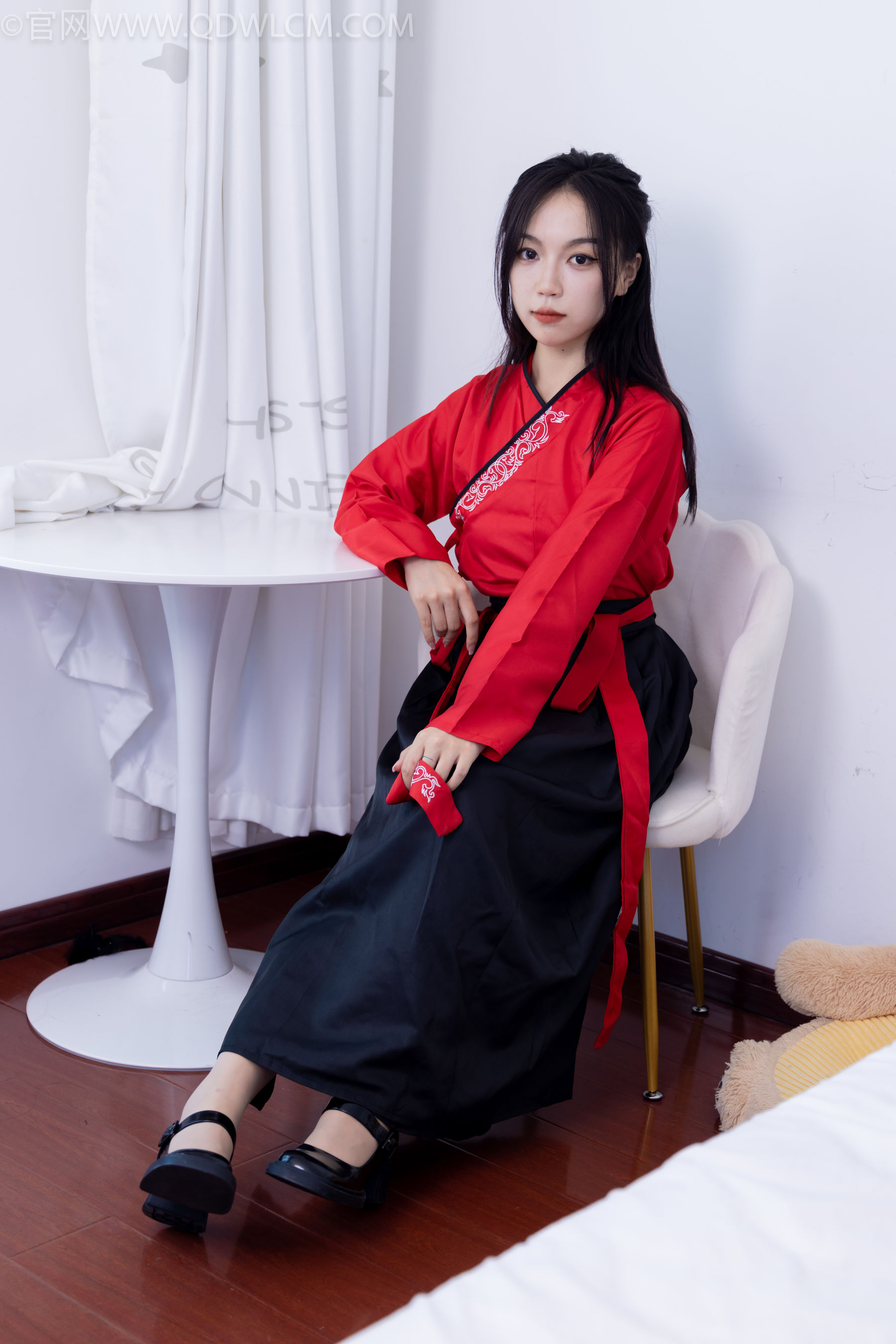 物恋传媒 No.2330 纱纱 - 汉服、皮鞋、白棉袜、薄肉丝/(219P)