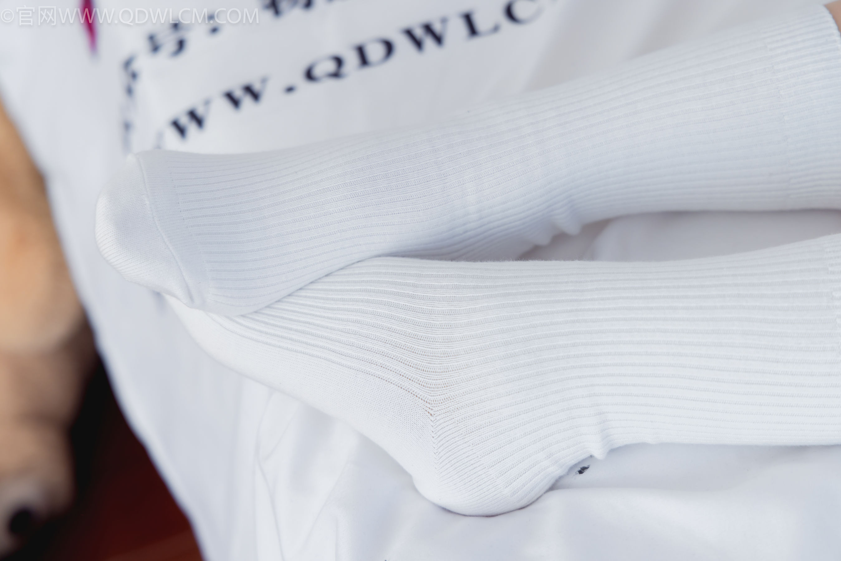 物恋传媒 No.2335 美兔 - 布鞋、长靴、白棉袜、薄肉丝/(227P)