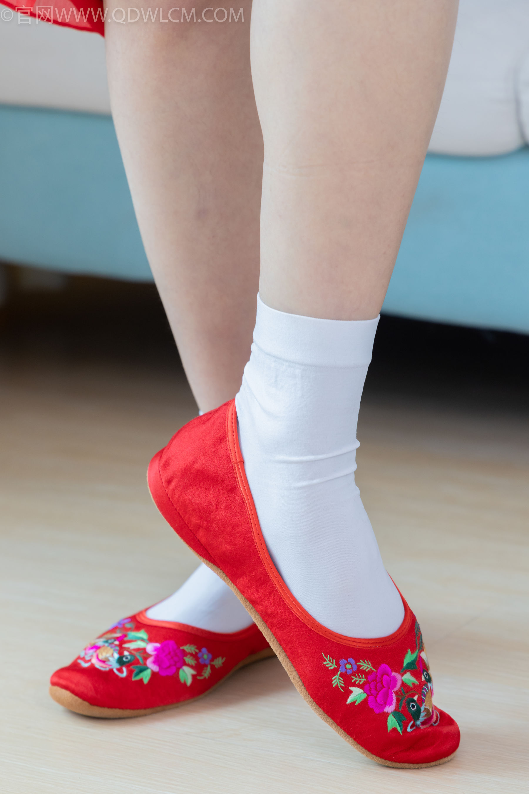 物恋传媒 No.2328 绒绒 - 汉服、布鞋、白棉袜、红色船袜/(174P)