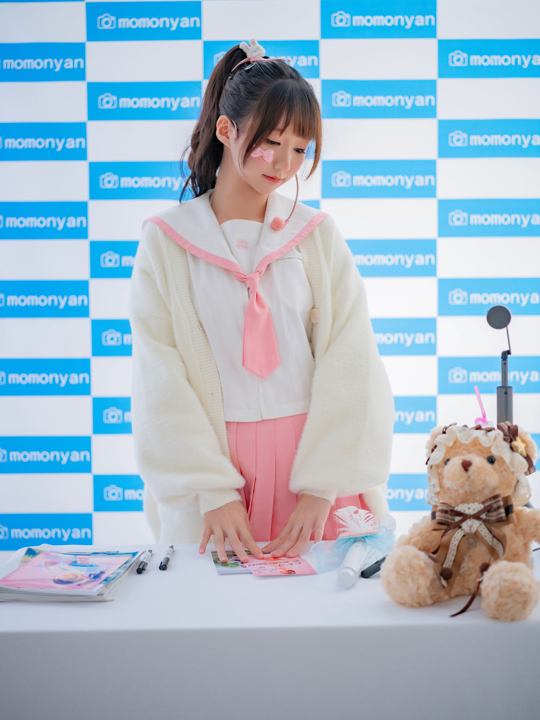 NAGISA魔物喵 - ビキニアイドルのサイン会/(182P)