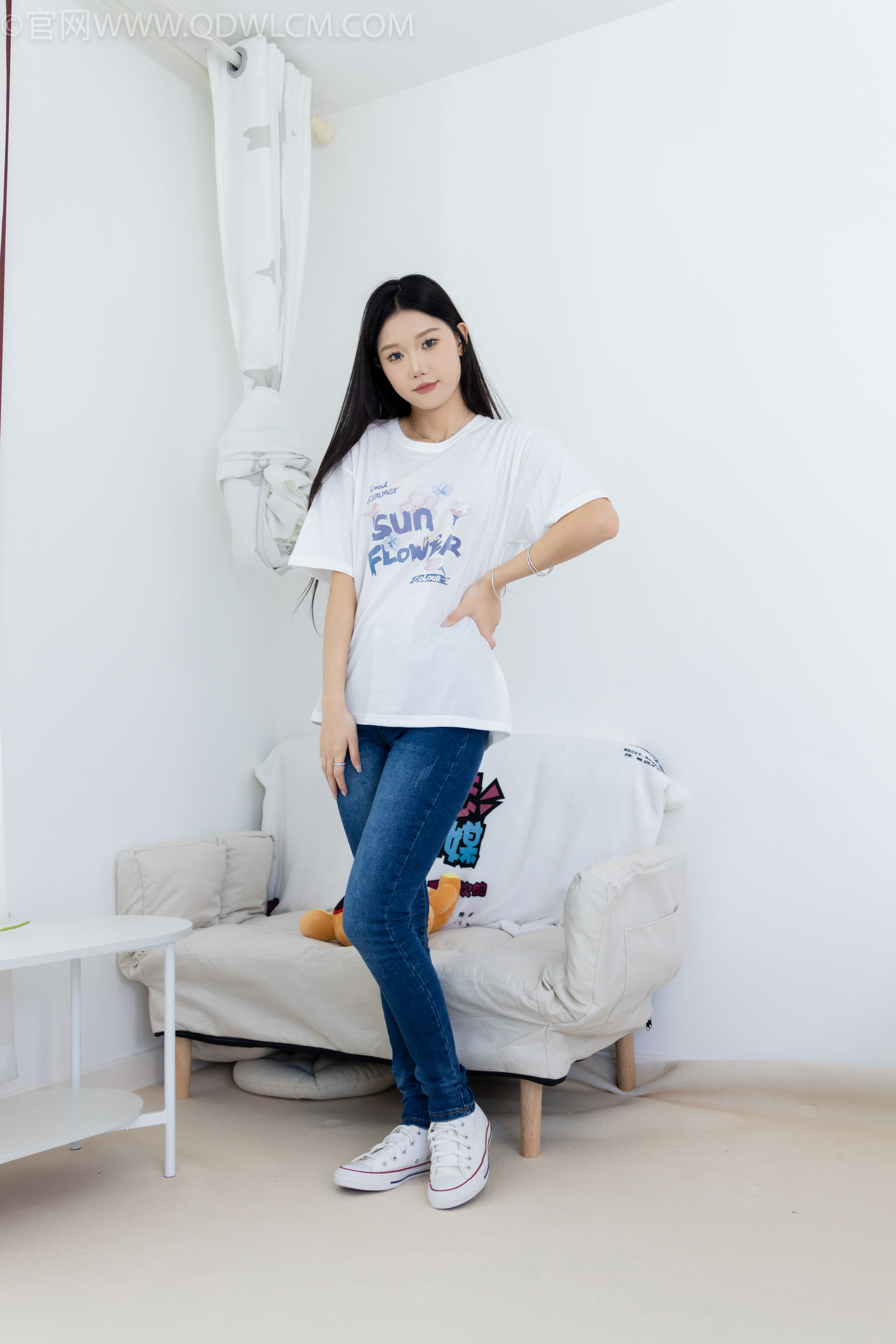 物恋传媒 No.2329 小竹 - 帆布鞋、白船袜、肚子疼揉肚子剧情/(158P)