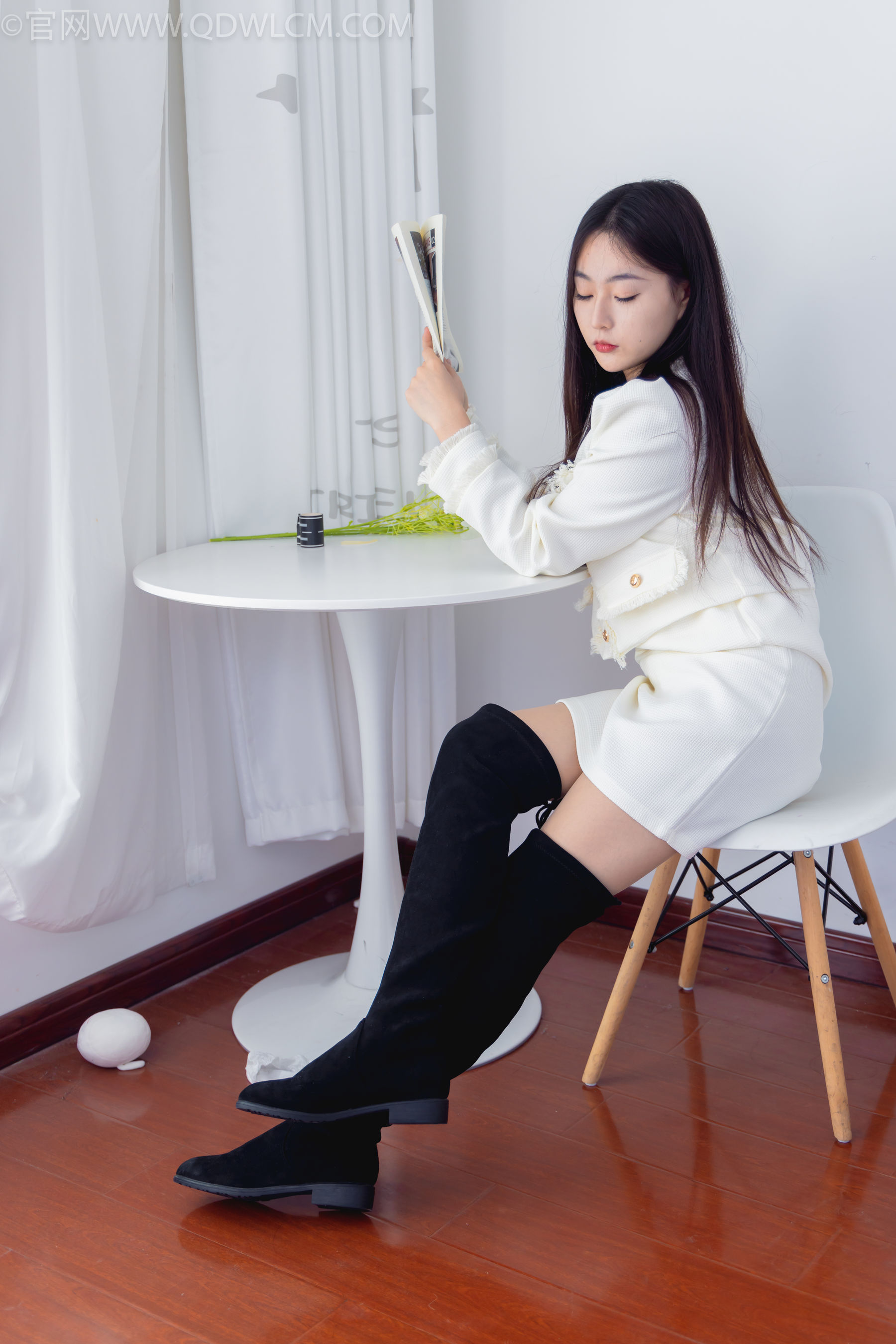 物恋传媒 No.2335 美兔 - 布鞋、长靴、白棉袜、薄肉丝/(227P)