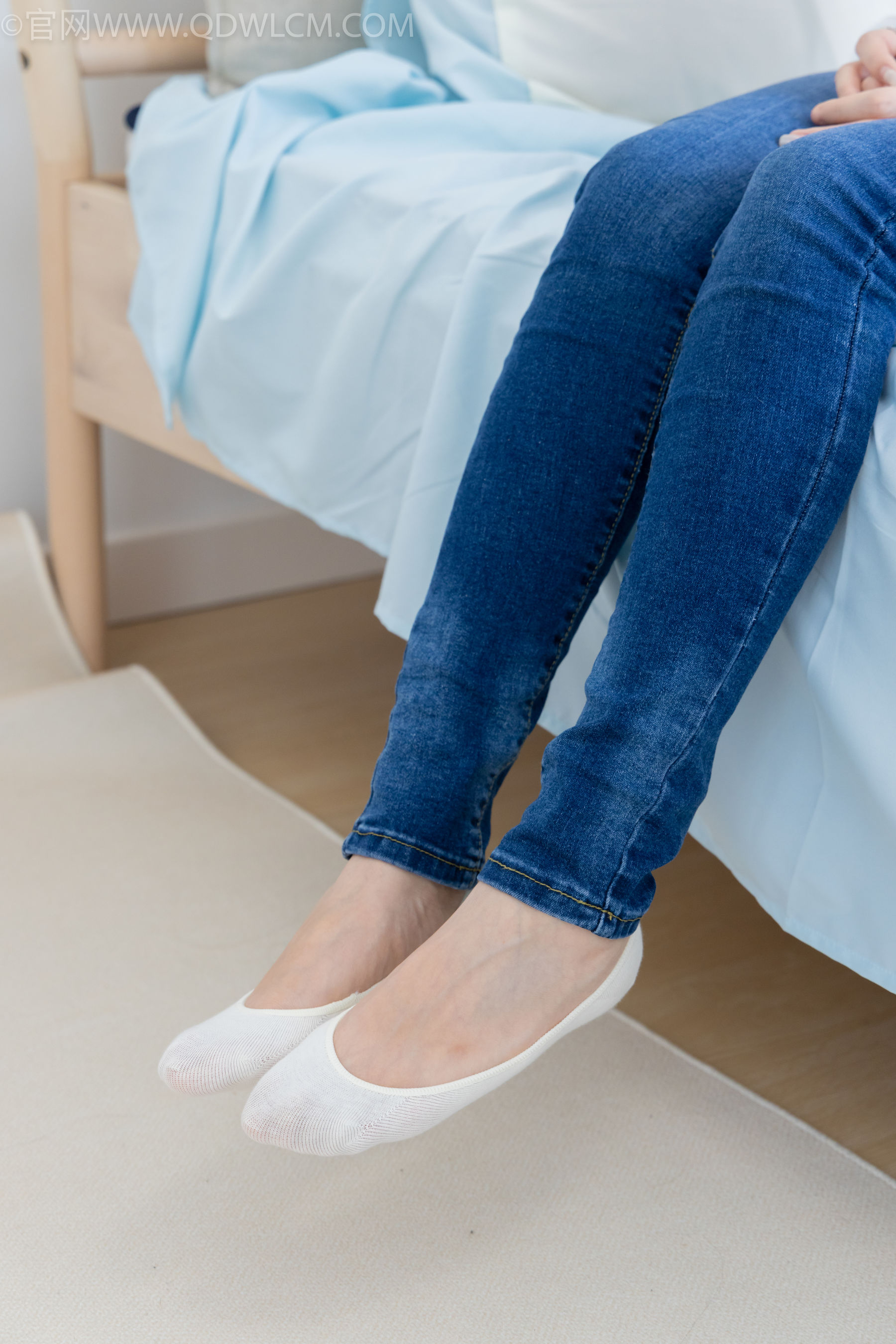 物恋传媒 No.2329 小竹 - 帆布鞋、白船袜、肚子疼揉肚子剧情/(158P)