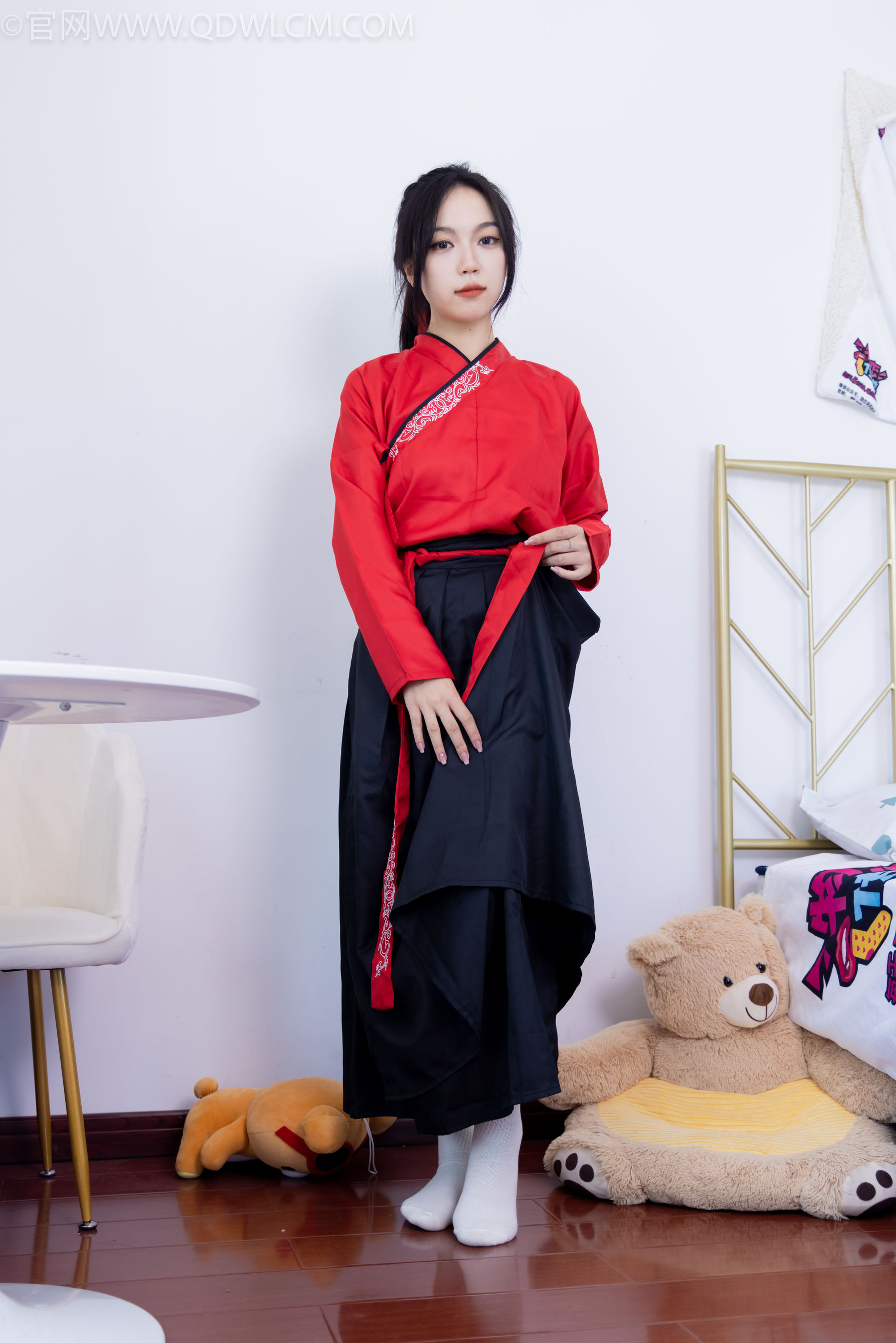 物恋传媒 No.2330 纱纱 - 汉服、皮鞋、白棉袜、薄肉丝/(219P)