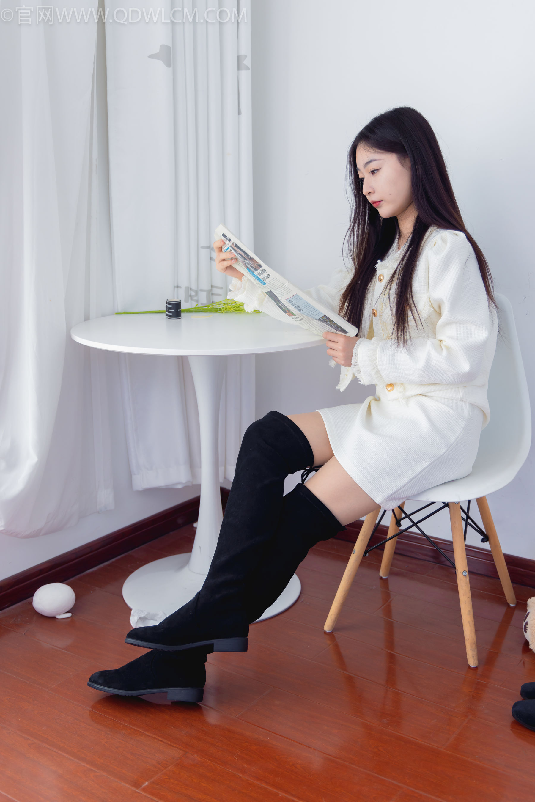 物恋传媒 No.2335 美兔 - 布鞋、长靴、白棉袜、薄肉丝/(227P)