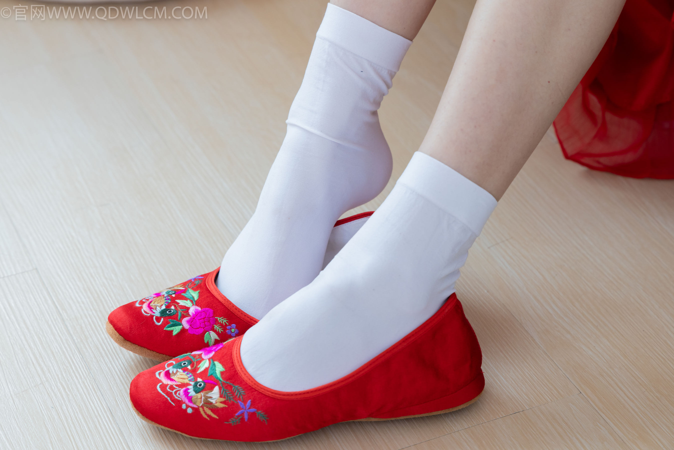 物恋传媒 No.2328 绒绒 - 汉服、布鞋、白棉袜、红色船袜/(174P)