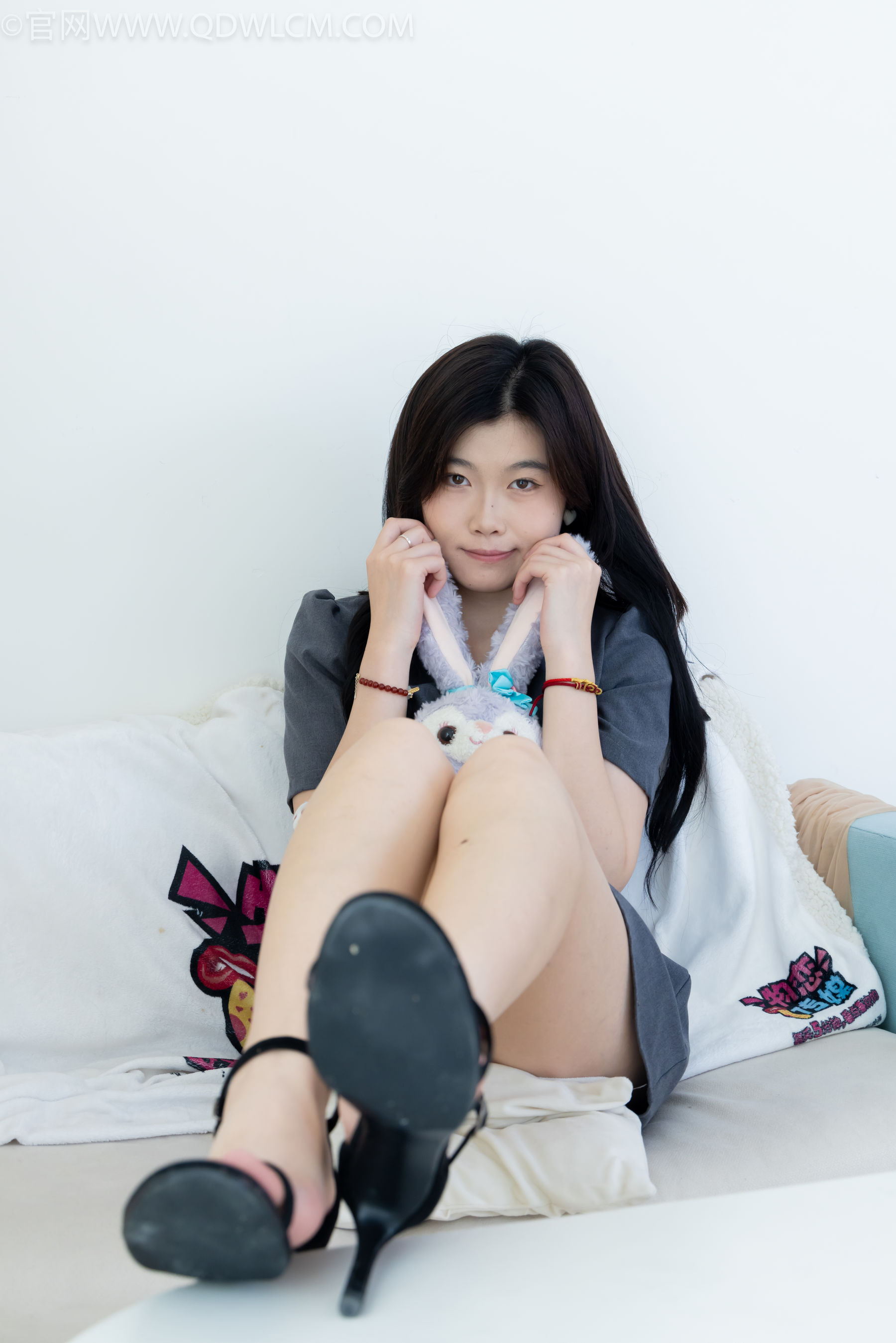 物恋传媒 No.2336 樱桃 - 三双高跟鞋、薄肉丝、裸足/(164P)