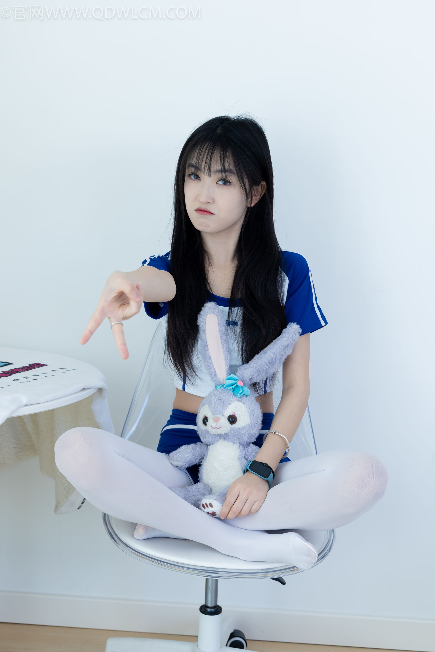 物恋传媒 No.2334 嘉木 - 运动鞋、厚白丝、裸足、裸足/(242P)