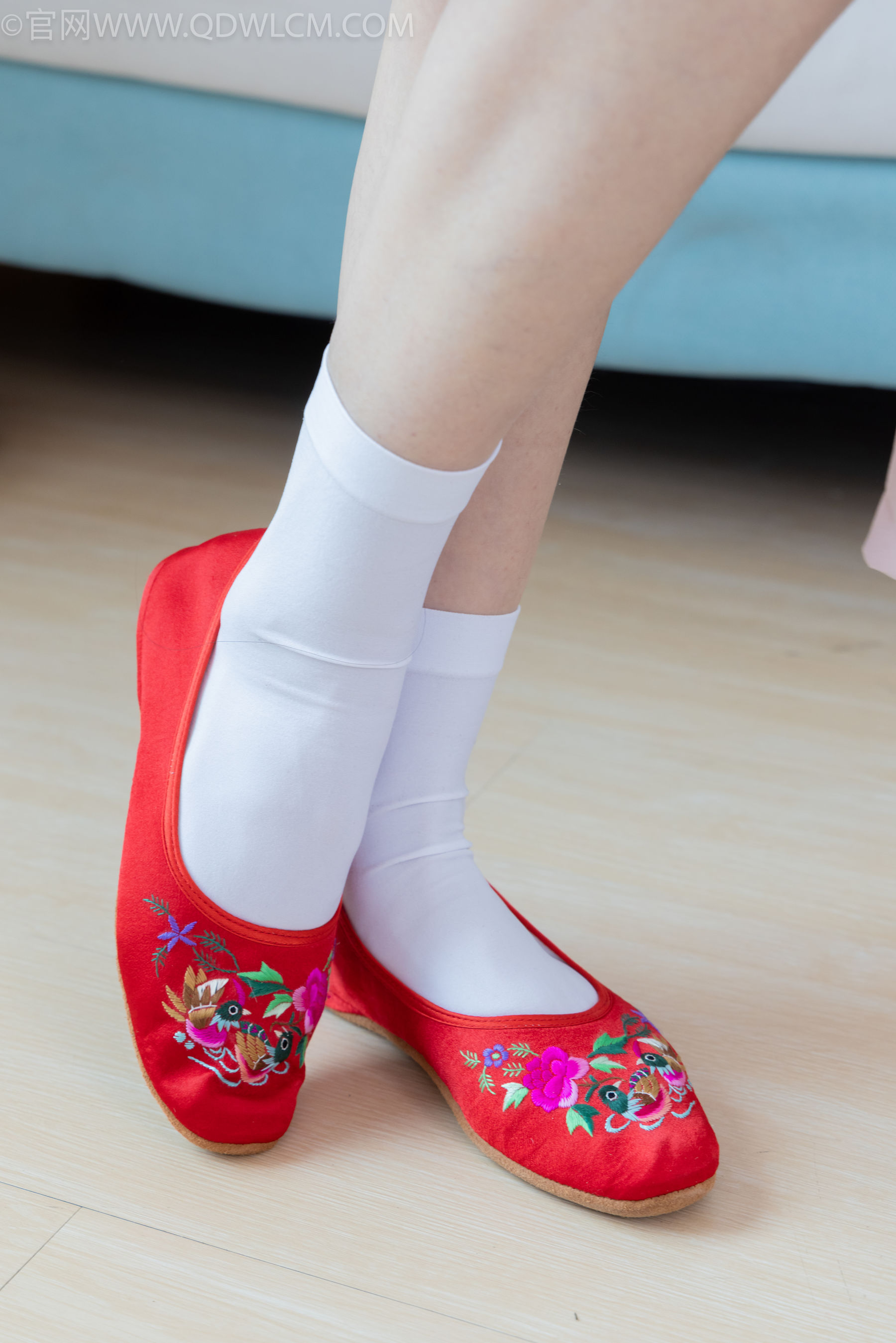 物恋传媒 No.2328 绒绒 - 汉服、布鞋、白棉袜、红色船袜/(174P)