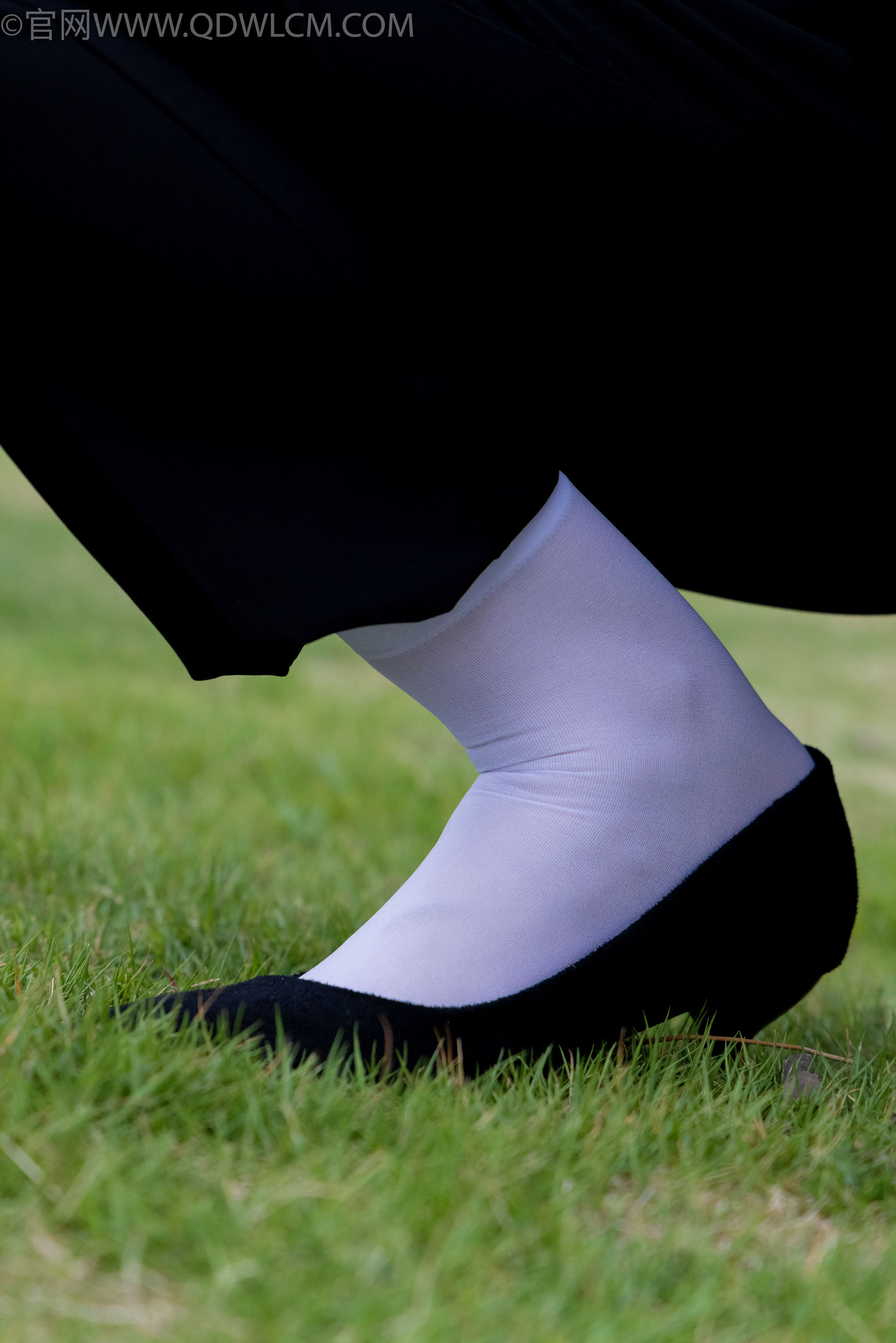 物恋传媒 No.2337 小酒 - 高跟鞋、短黑丝、短白丝/(315P)