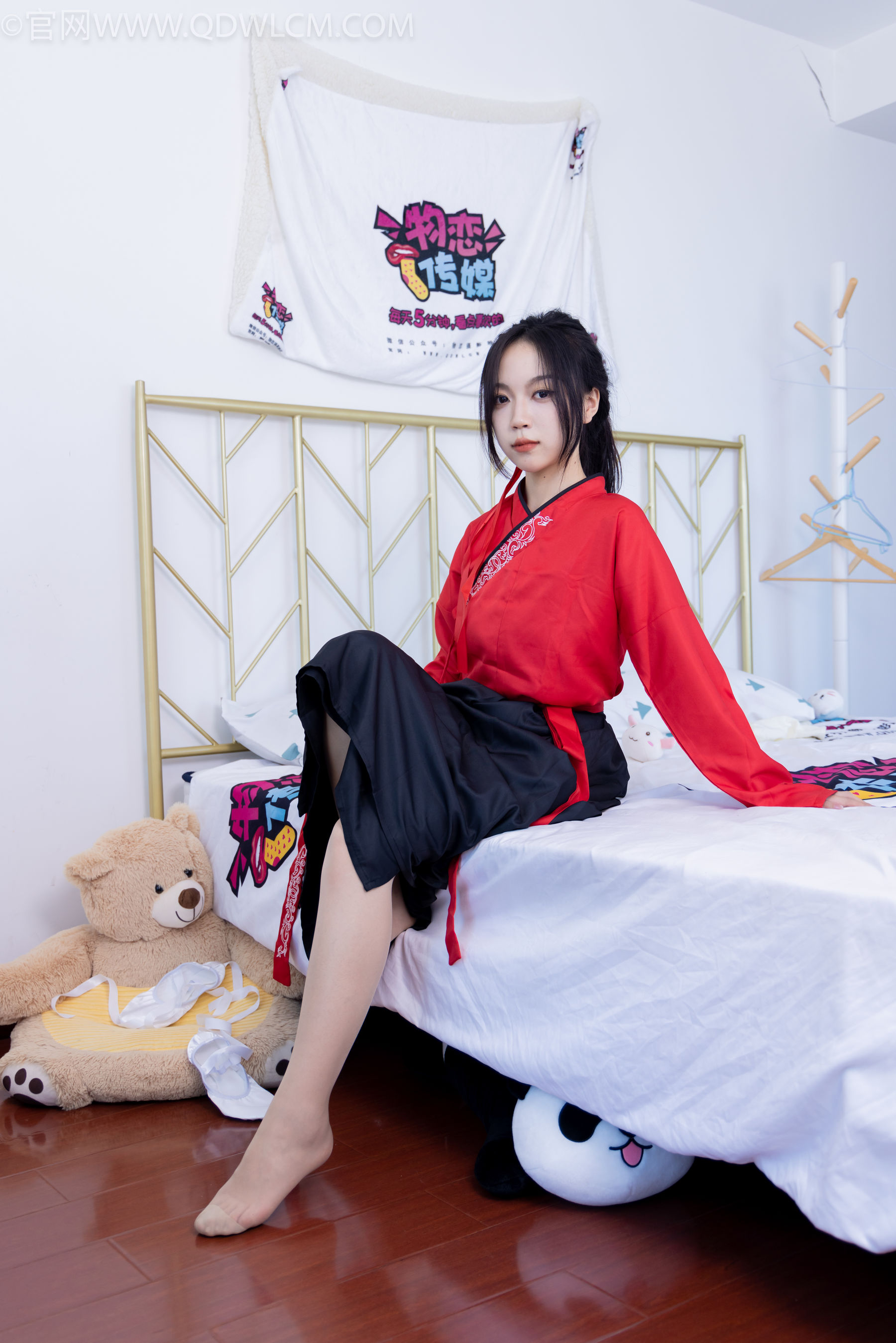 物恋传媒 No.2330 纱纱 - 汉服、皮鞋、白棉袜、薄肉丝/(219P)