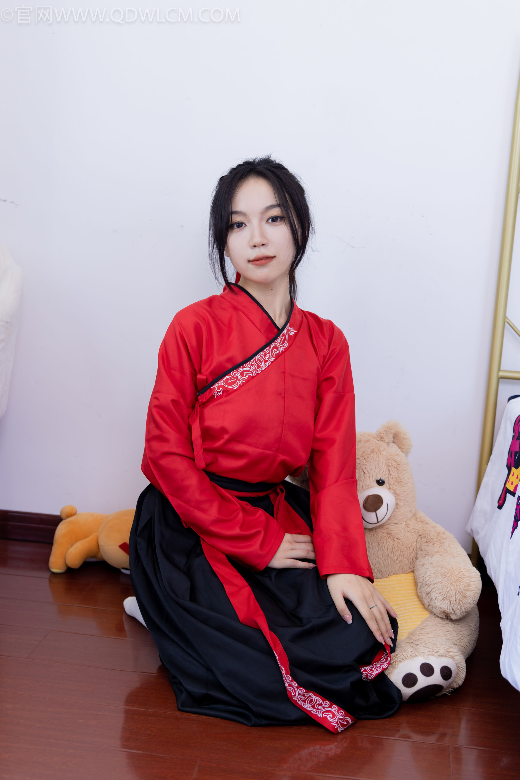 物恋传媒 No.2330 纱纱 - 汉服、皮鞋、白棉袜、薄肉丝/(219P)