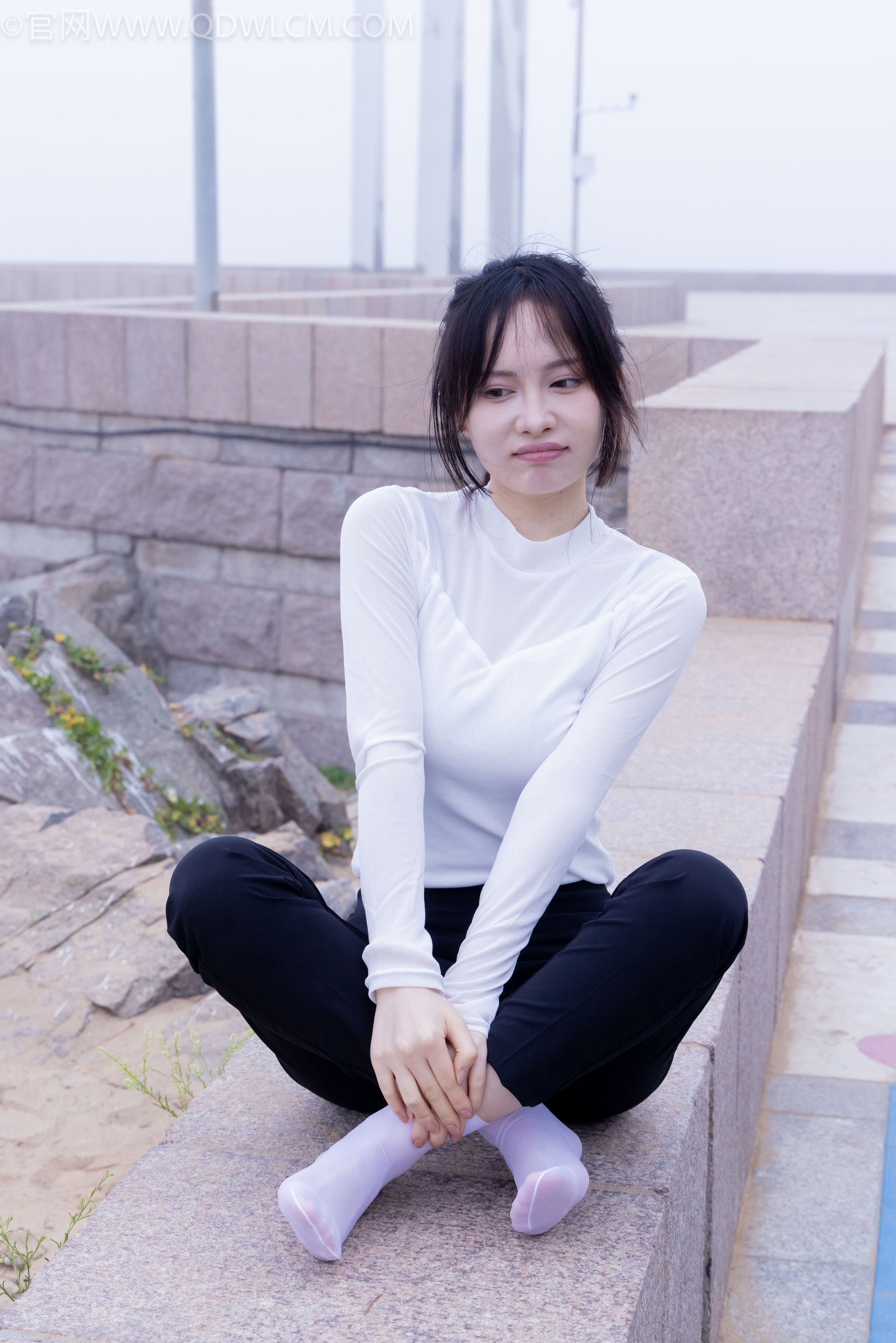 物恋传媒 No.2337 小酒 - 高跟鞋、短黑丝、短白丝/(315P)