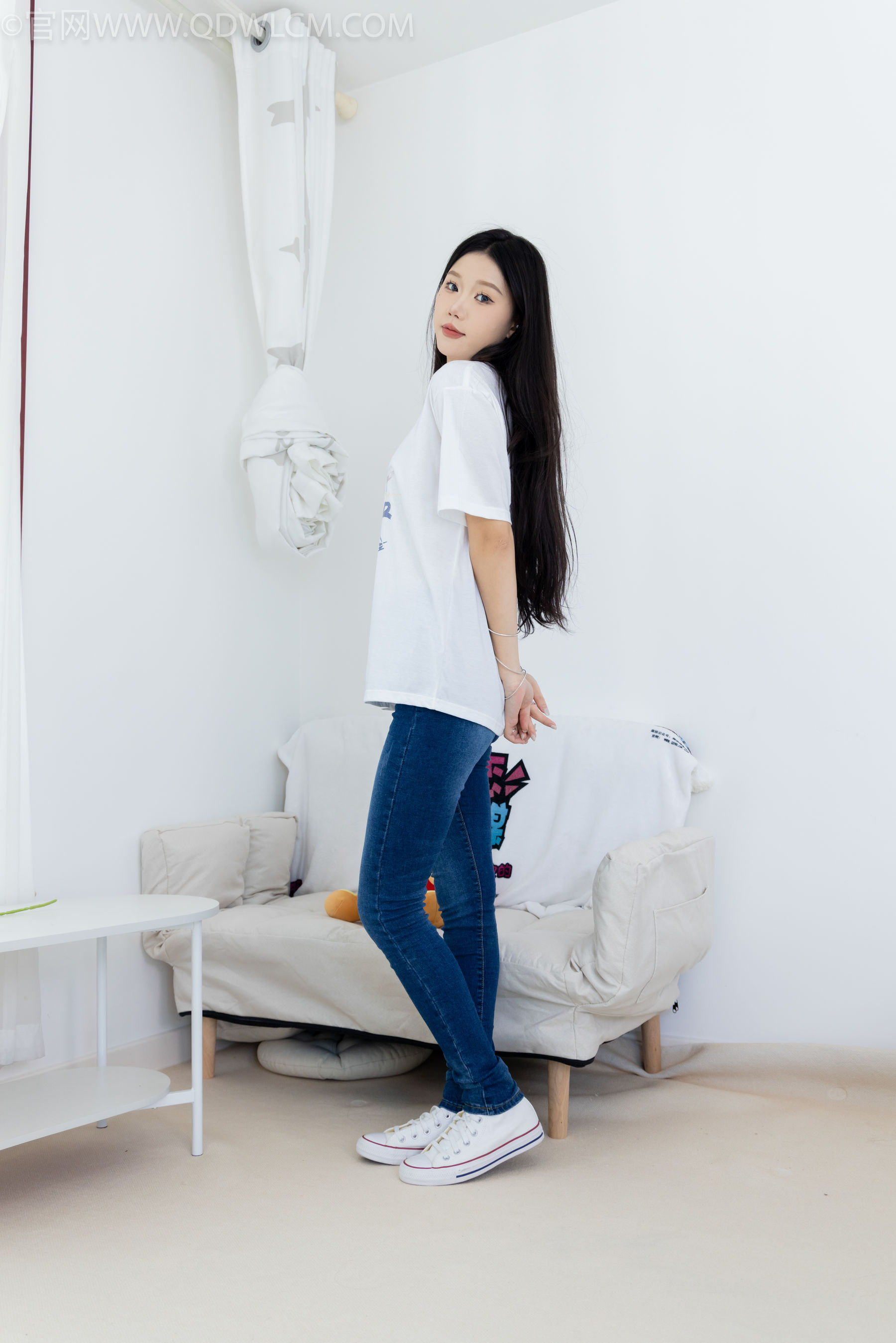 物恋传媒 No.2329 小竹 - 帆布鞋、白船袜、肚子疼揉肚子剧情/(158P)