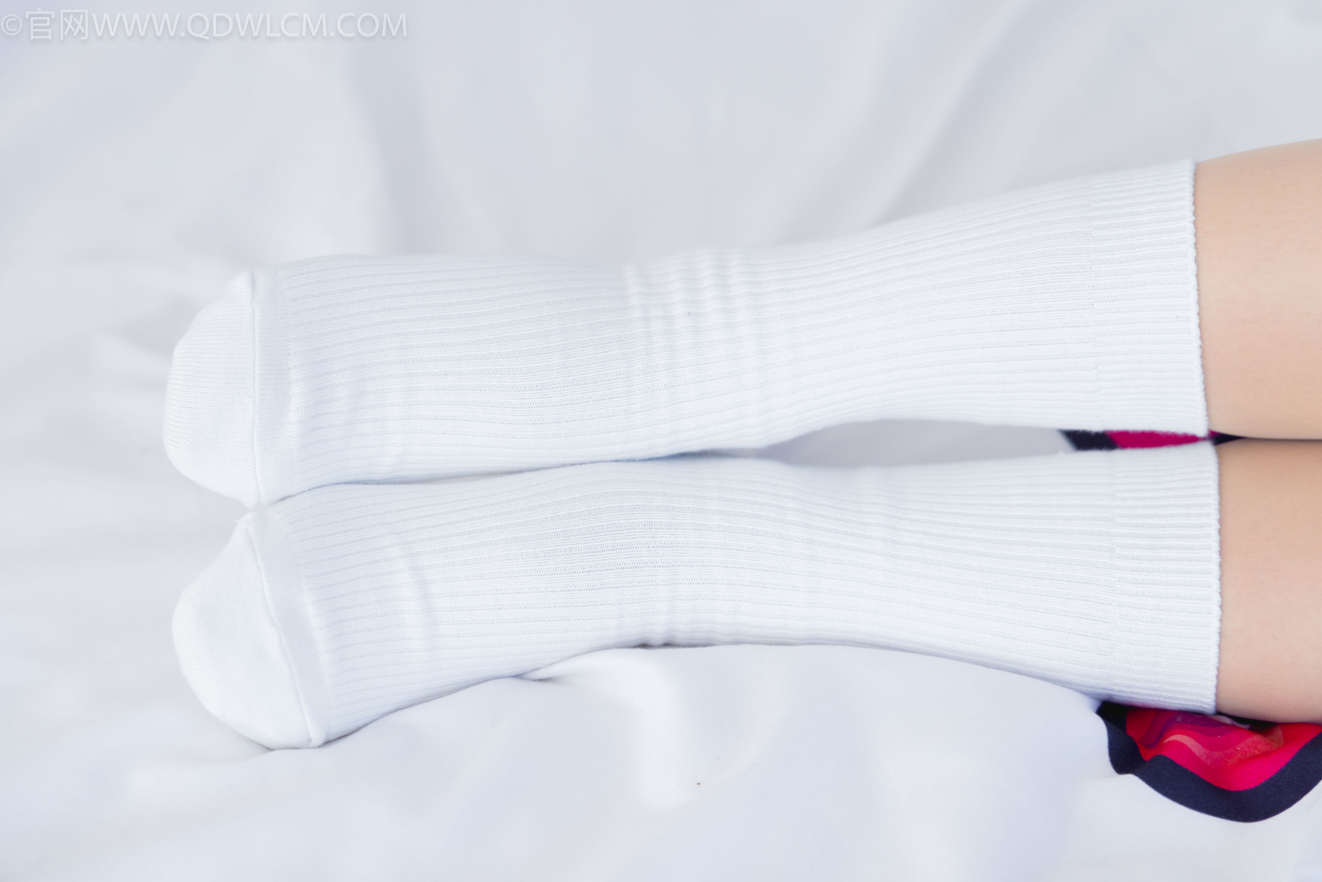 物恋传媒 No.2335 美兔 - 布鞋、长靴、白棉袜、薄肉丝/(227P)