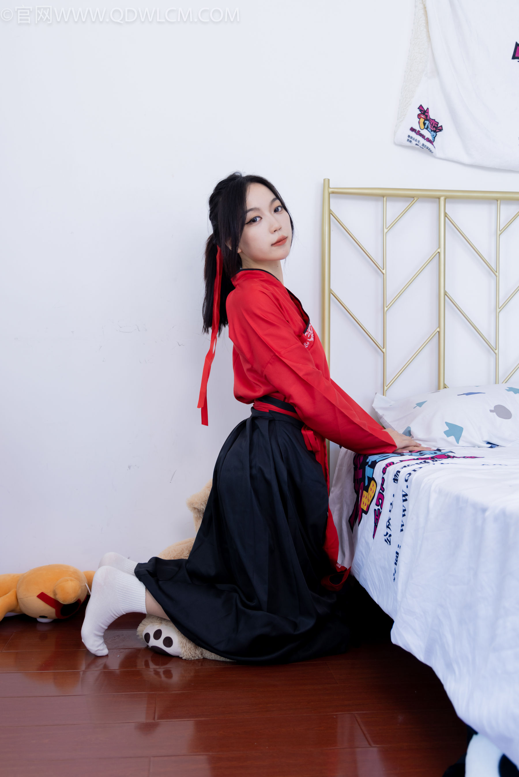 物恋传媒 No.2330 纱纱 - 汉服、皮鞋、白棉袜、薄肉丝/(219P)