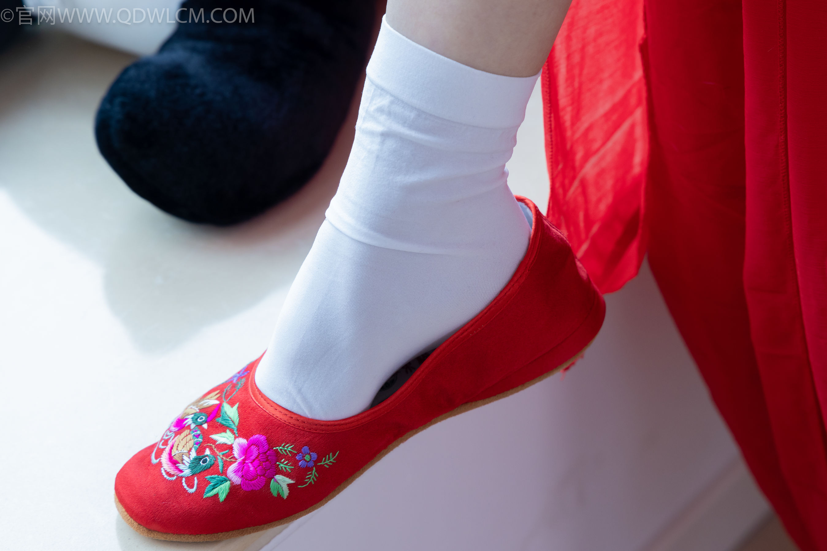 物恋传媒 No.2328 绒绒 - 汉服、布鞋、白棉袜、红色船袜/(174P)