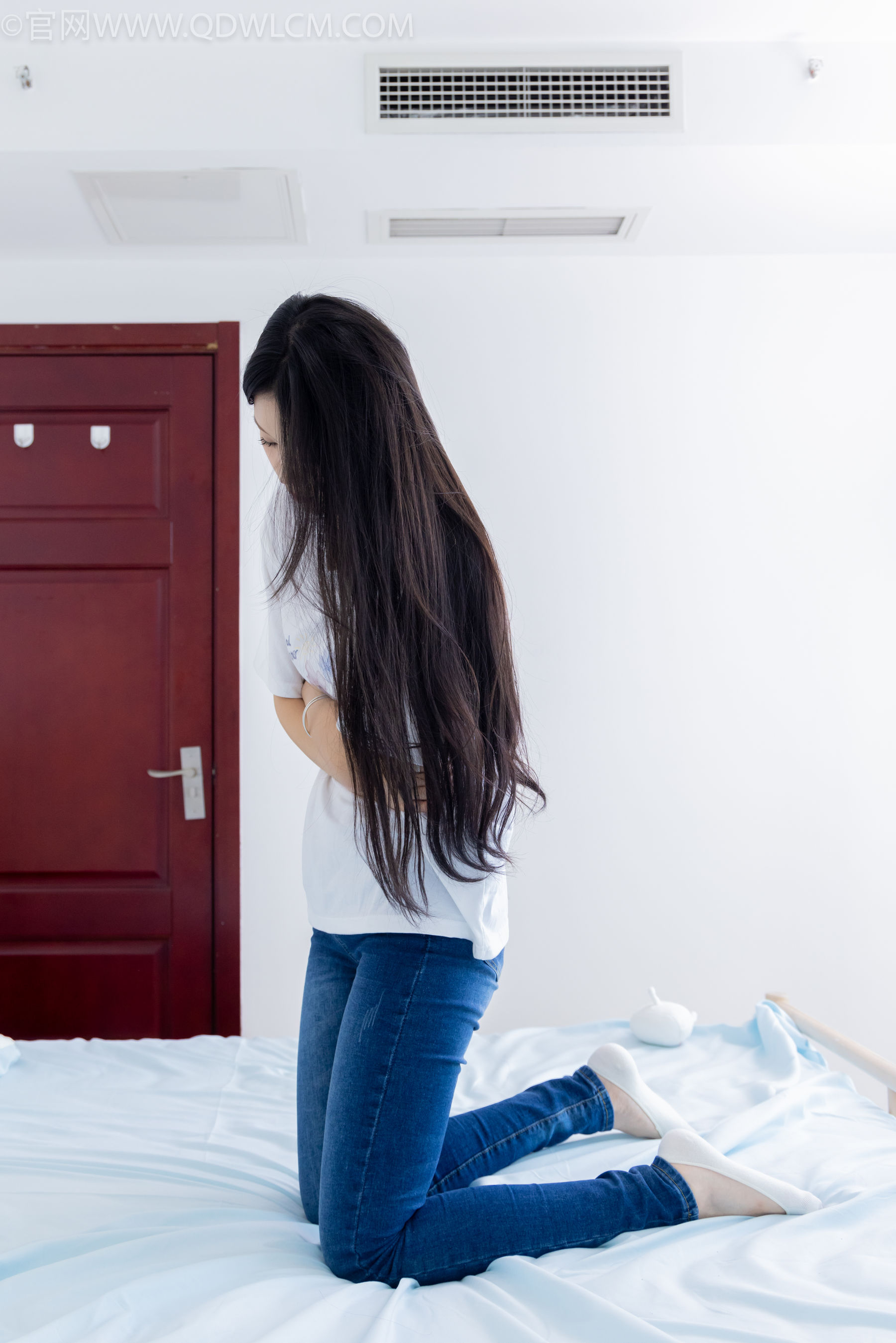 物恋传媒 No.2329 小竹 - 帆布鞋、白船袜、肚子疼揉肚子剧情/(158P)