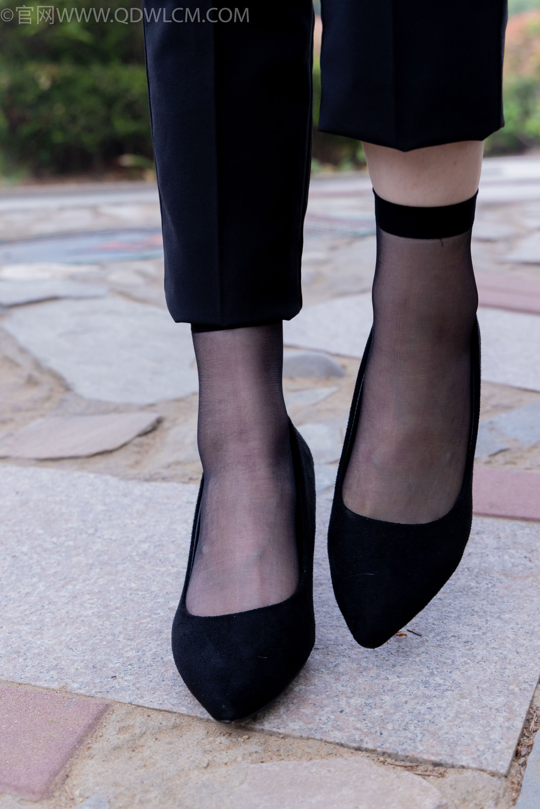 物恋传媒 No.2337 小酒 - 高跟鞋、短黑丝、短白丝/(315P)