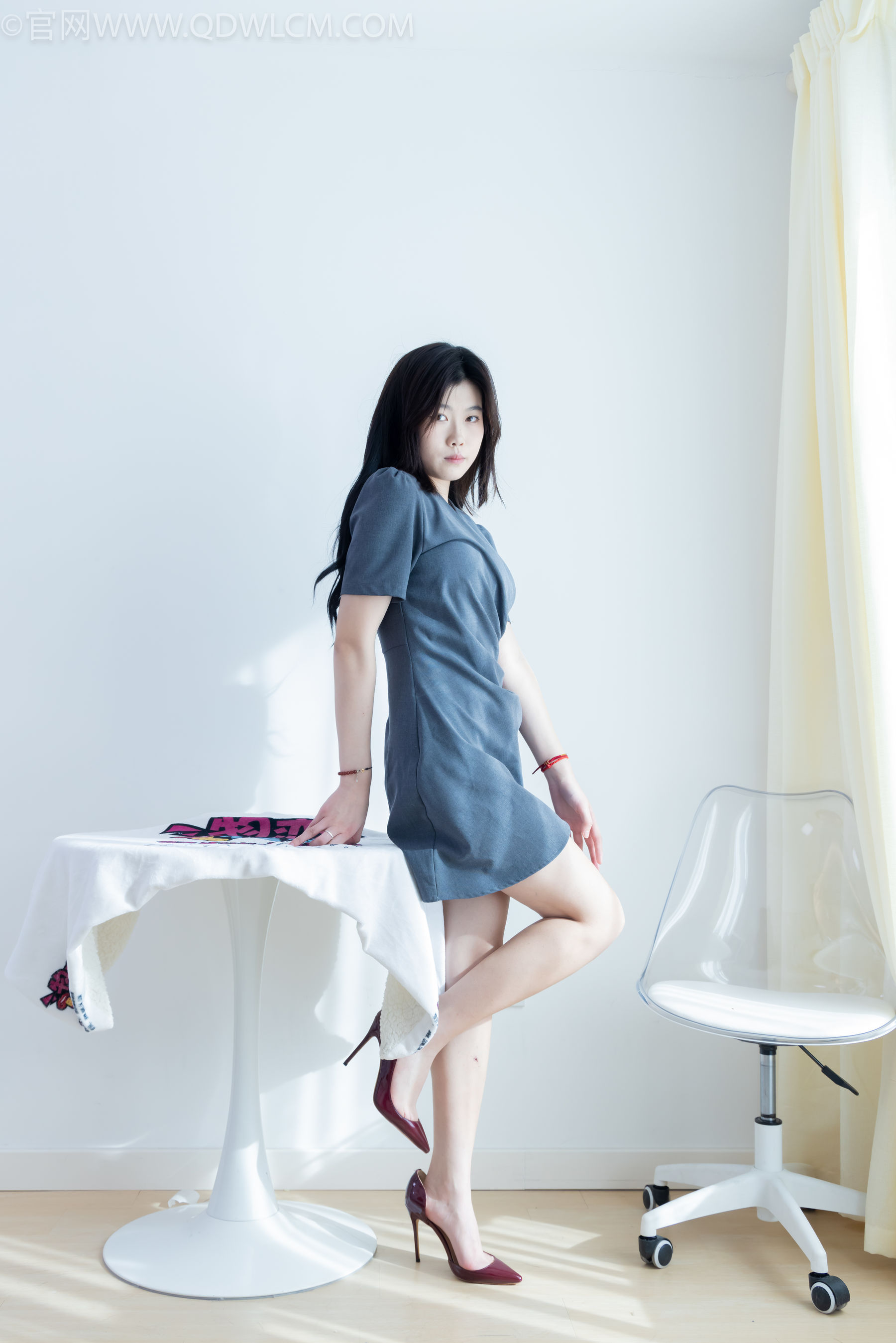 物恋传媒 No.2336 樱桃 - 三双高跟鞋、薄肉丝、裸足/(164P)