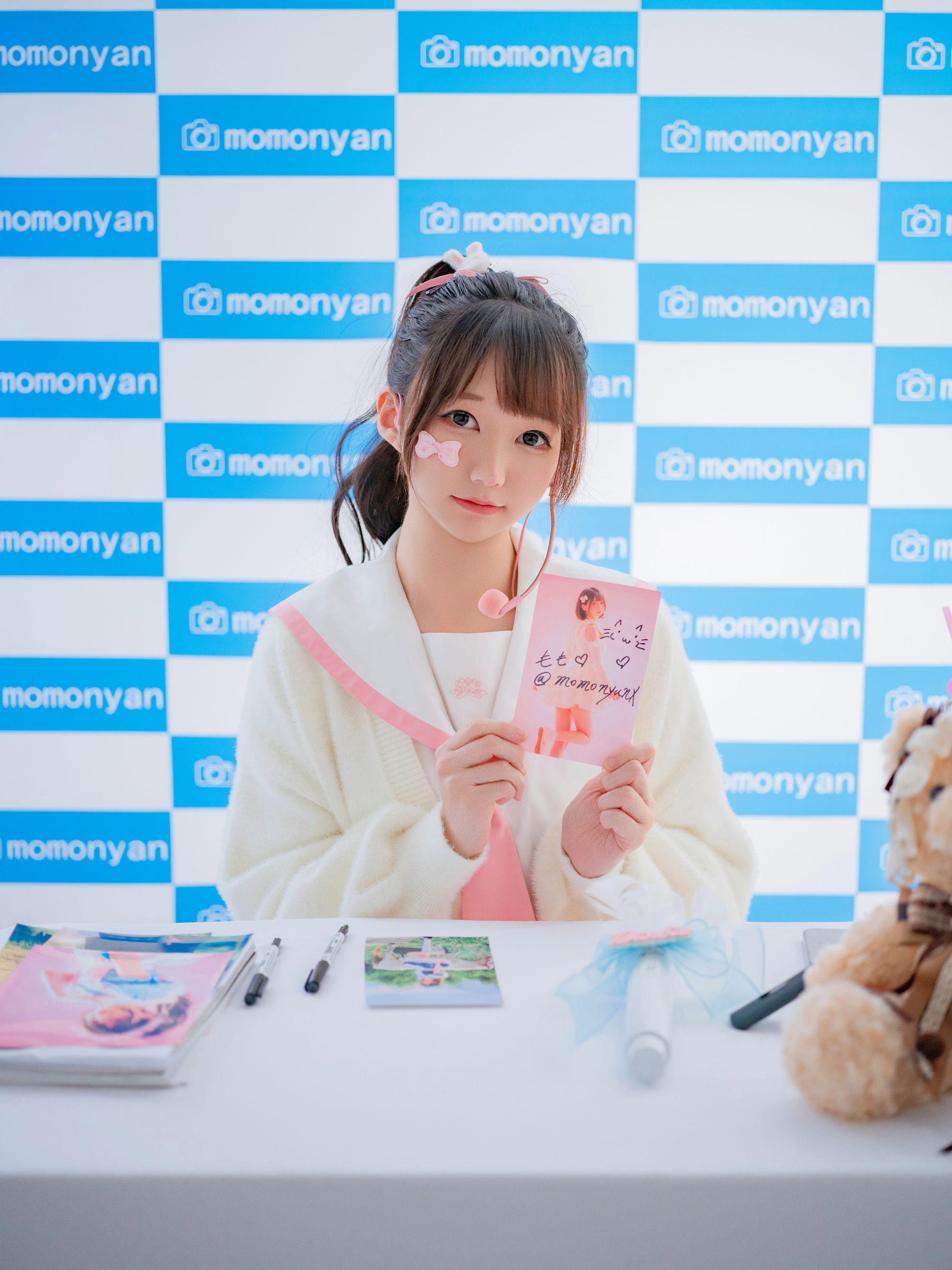 NAGISA魔物喵 - ビキニアイドルのサイン会/(182P)