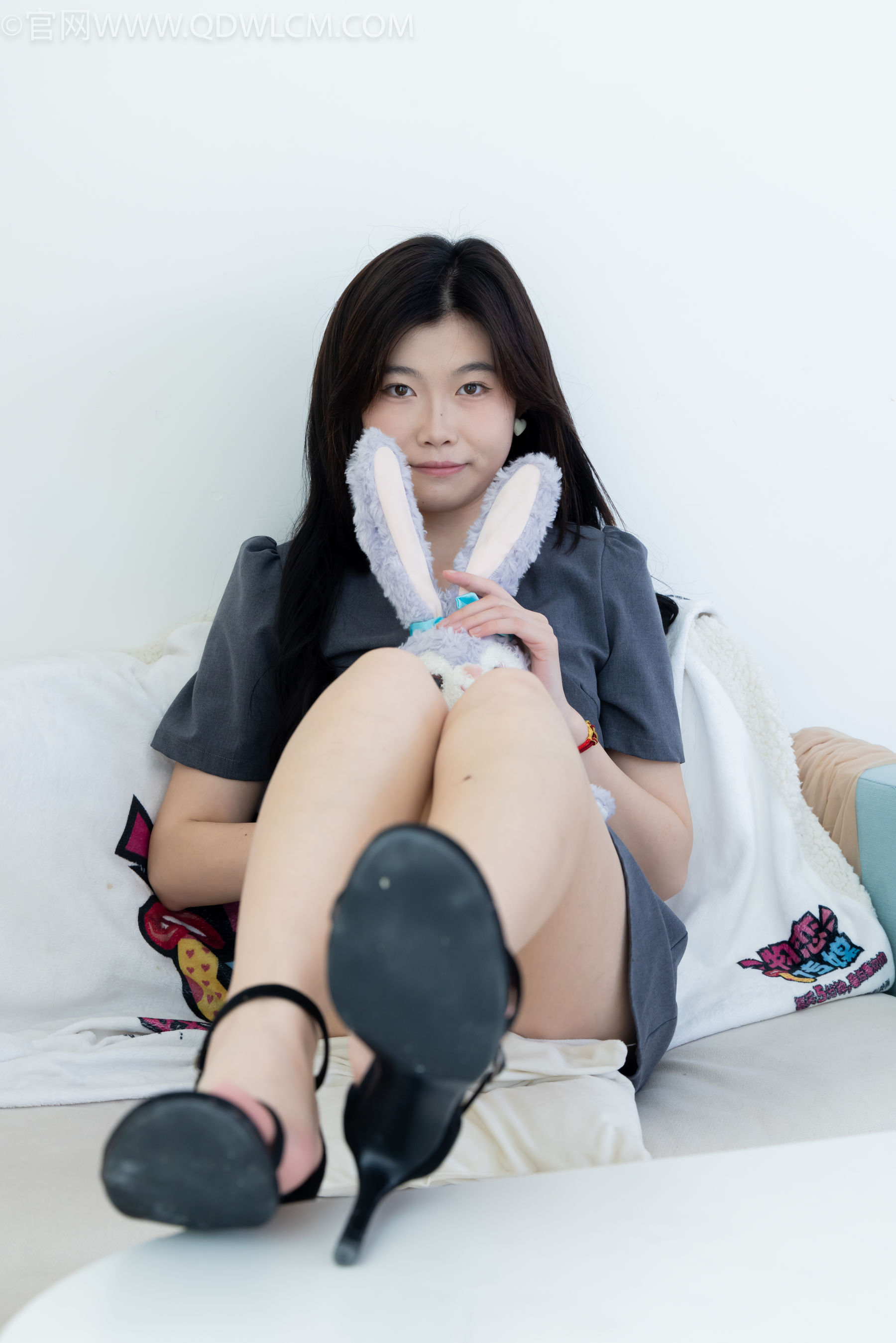 物恋传媒 No.2336 樱桃 - 三双高跟鞋、薄肉丝、裸足/(164P)