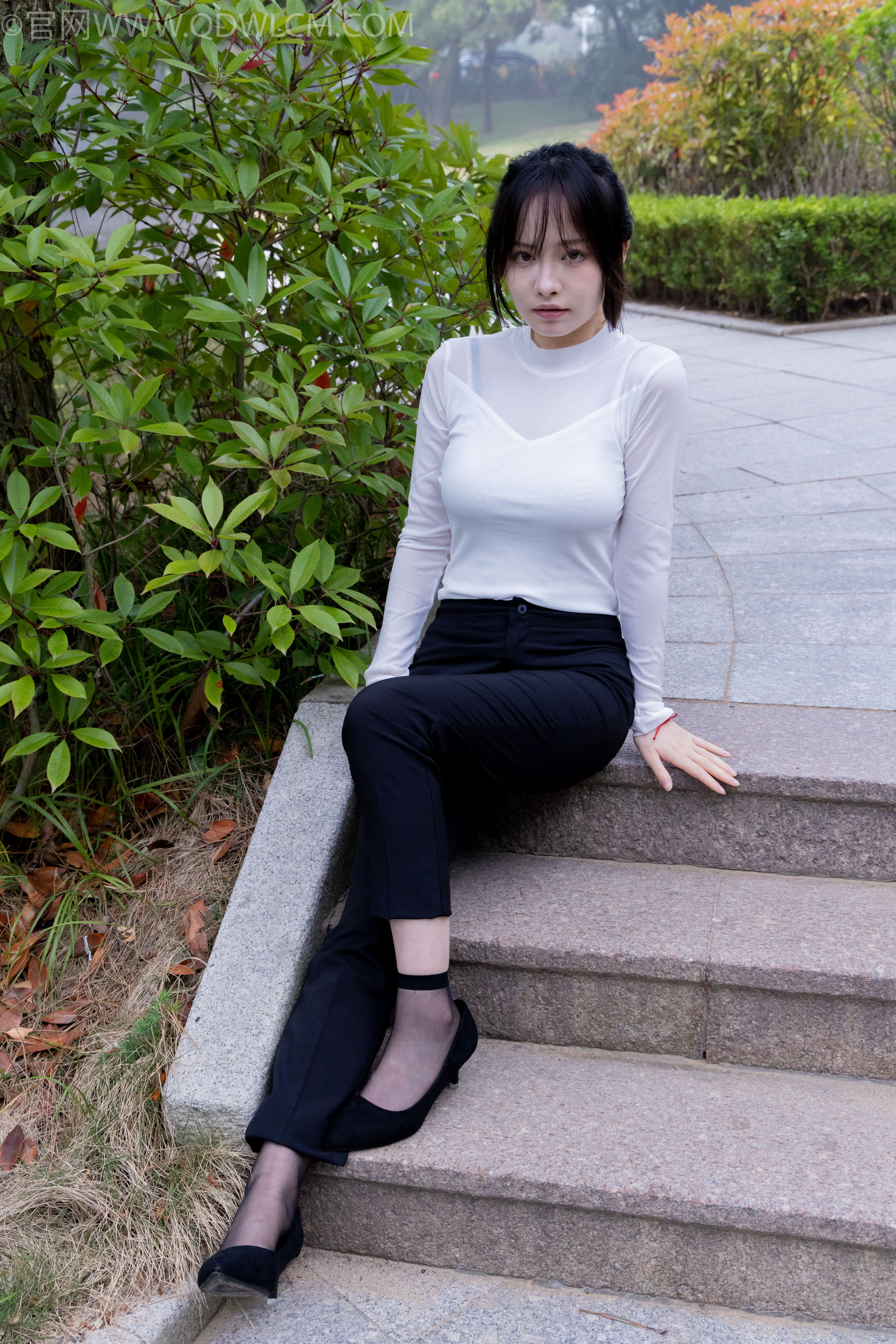 物恋传媒 No.2337 小酒 - 高跟鞋、短黑丝、短白丝/(315P)