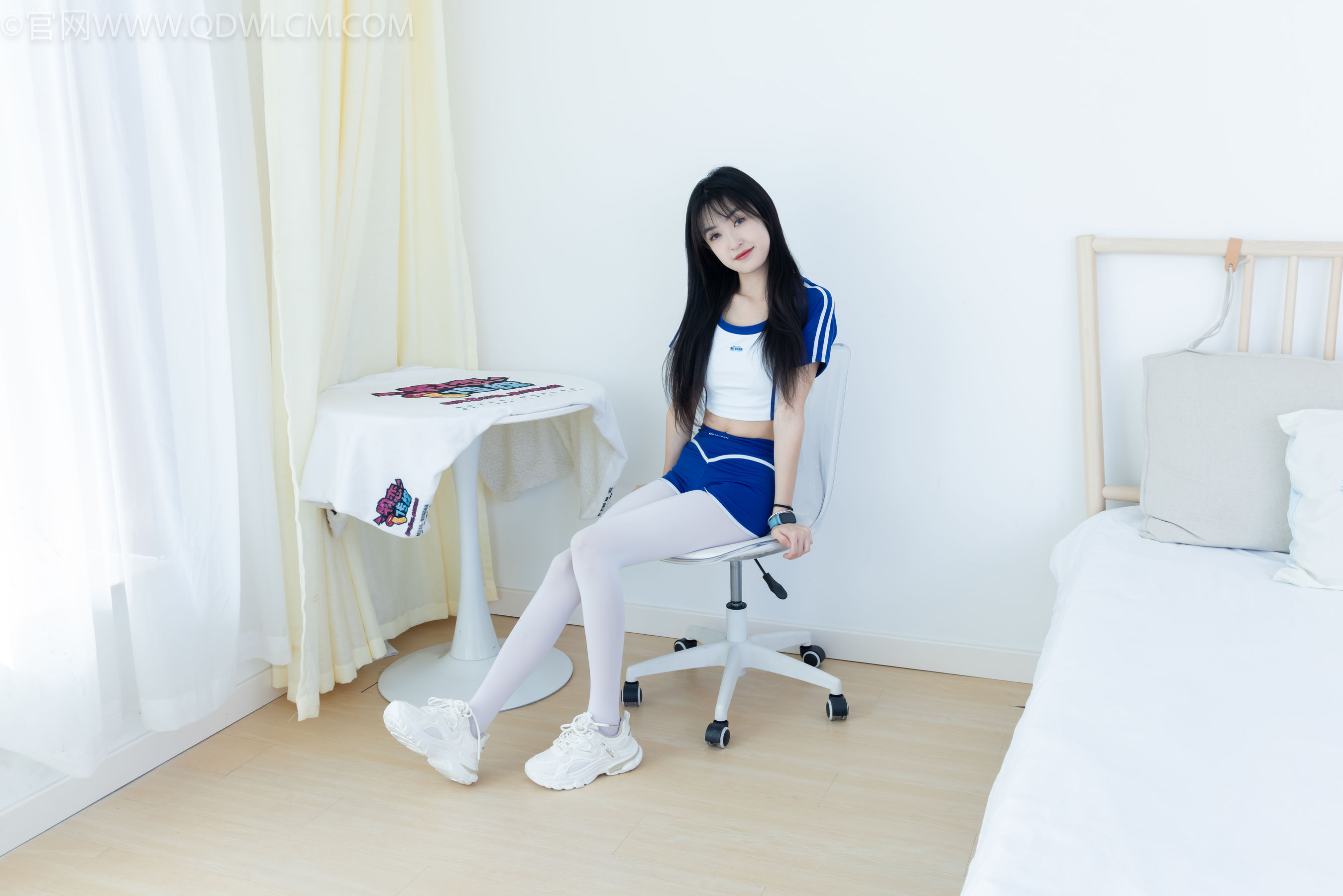 物恋传媒 No.2334 嘉木 - 运动鞋、厚白丝、裸足、裸足/(242P)