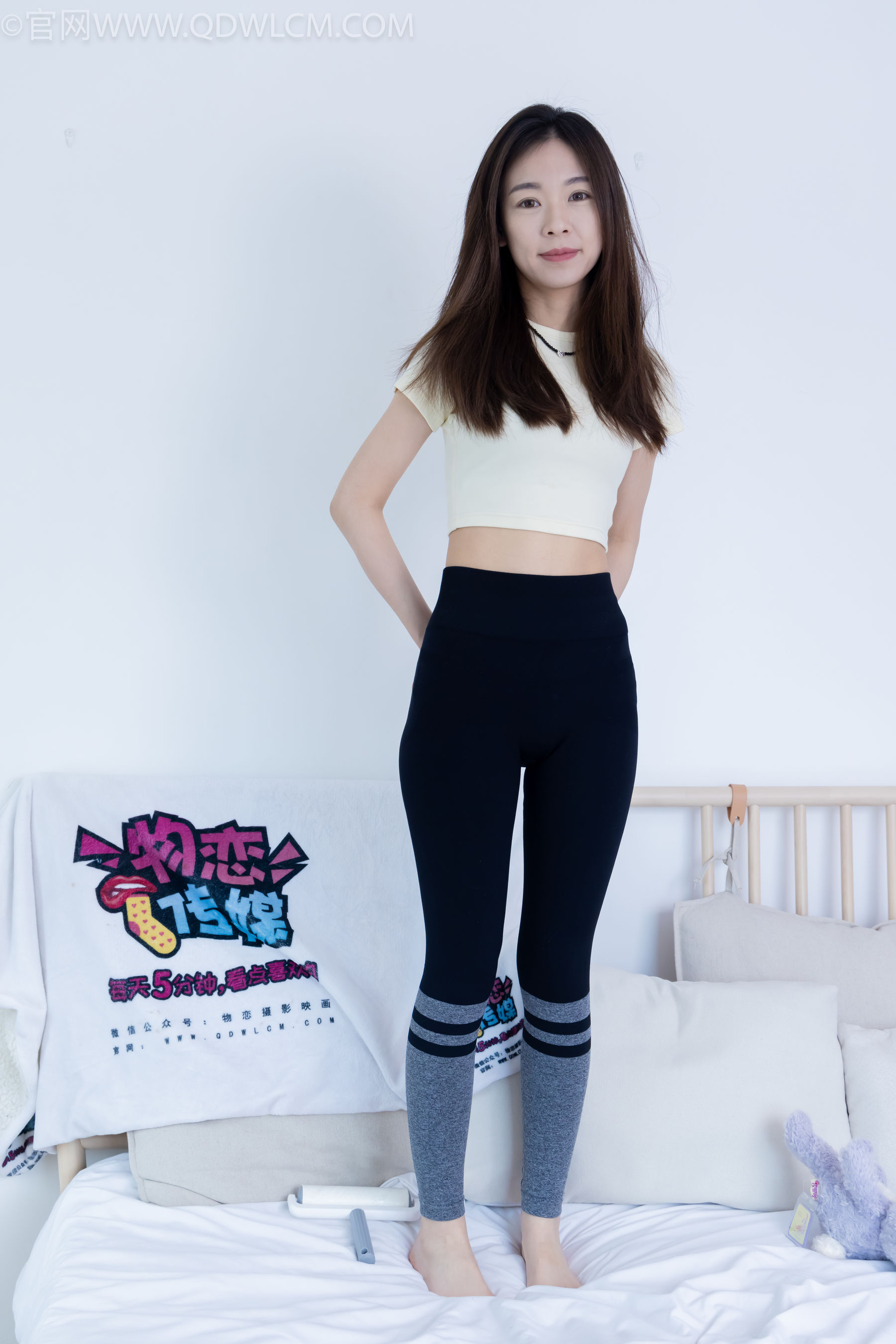 物恋传媒 No.2339 婷婷 - 长靴、白棉袜、裸足/(175P)