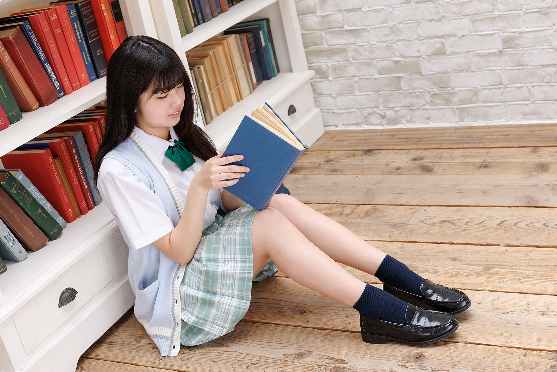 [Minisuka.tv] Haku Fumitsuki 文月珀 - Regular Gallery Set 1.01/(30P)