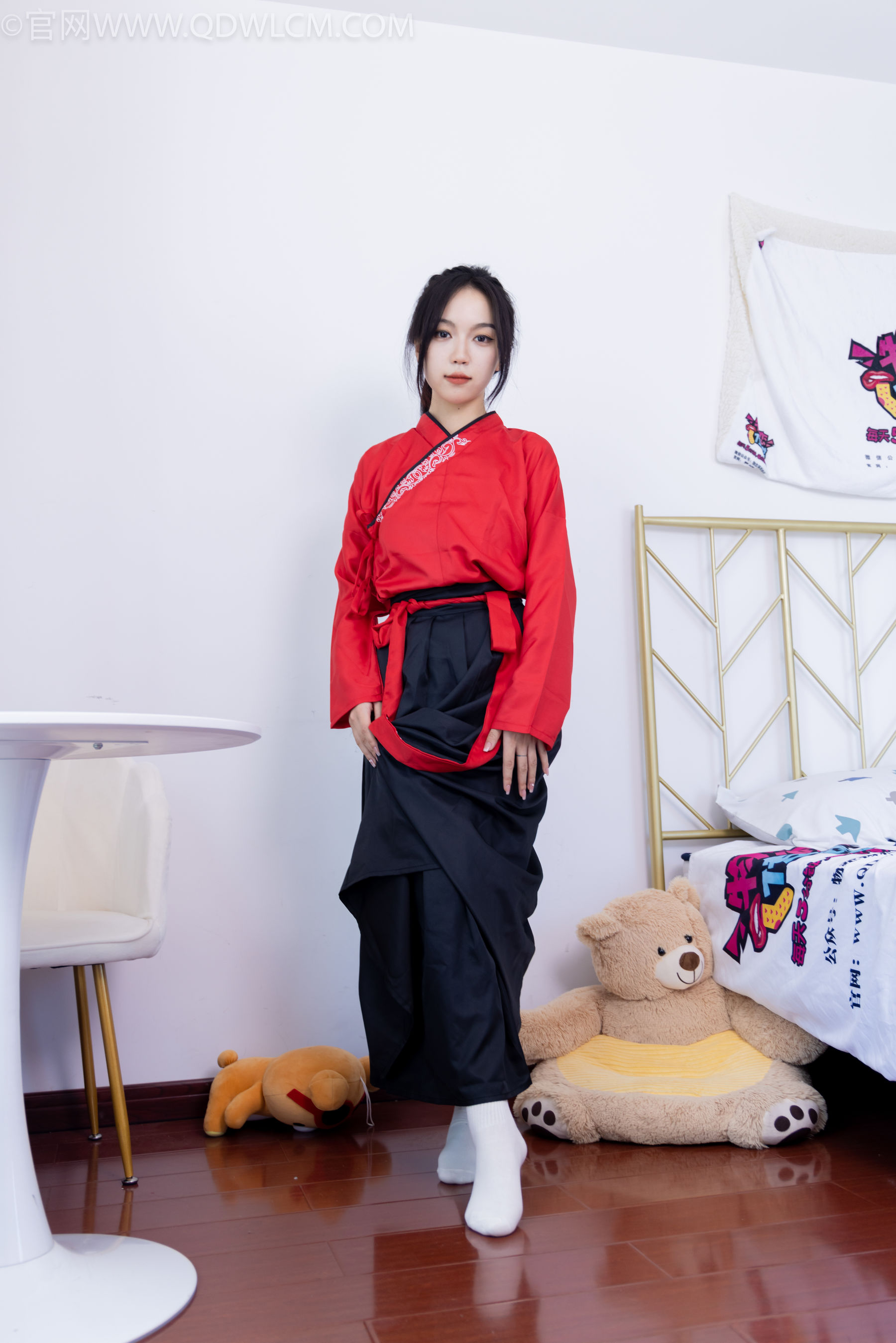 物恋传媒 No.2330 纱纱 - 汉服、皮鞋、白棉袜、薄肉丝/(219P)