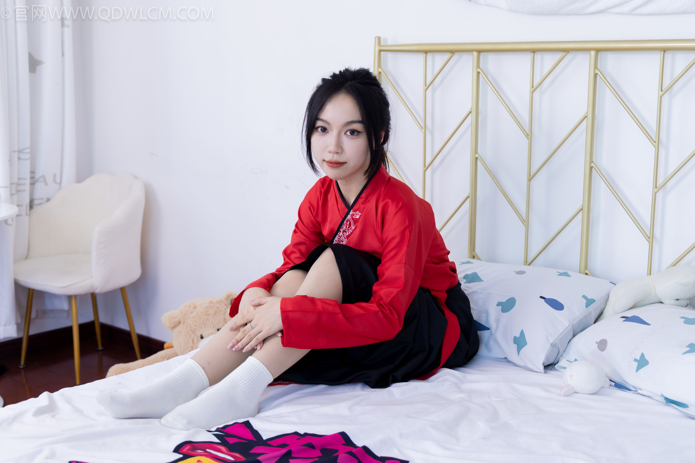 物恋传媒 No.2330 纱纱 - 汉服、皮鞋、白棉袜、薄肉丝/(219P)