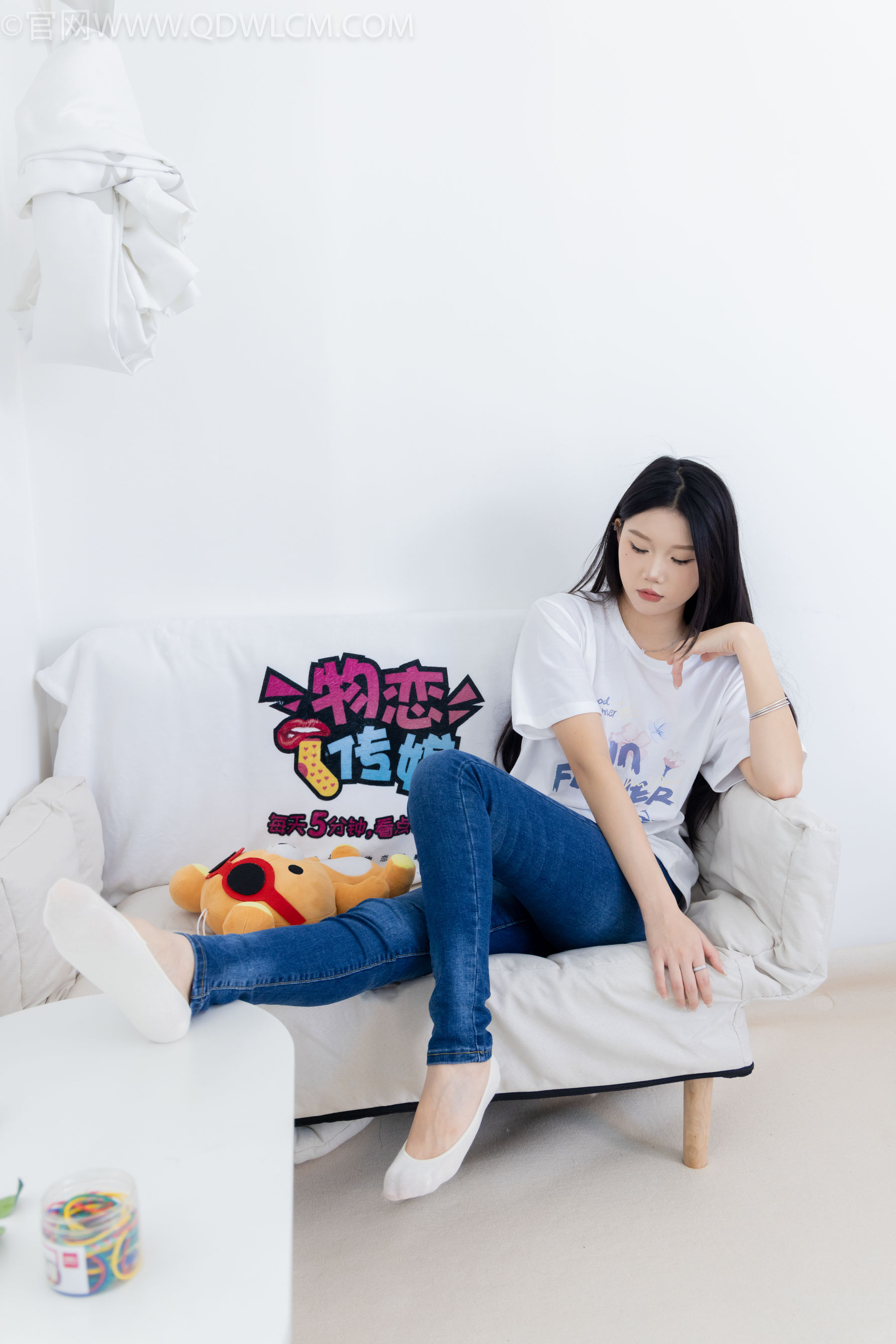 物恋传媒 No.2329 小竹 - 帆布鞋、白船袜、肚子疼揉肚子剧情/(158P)