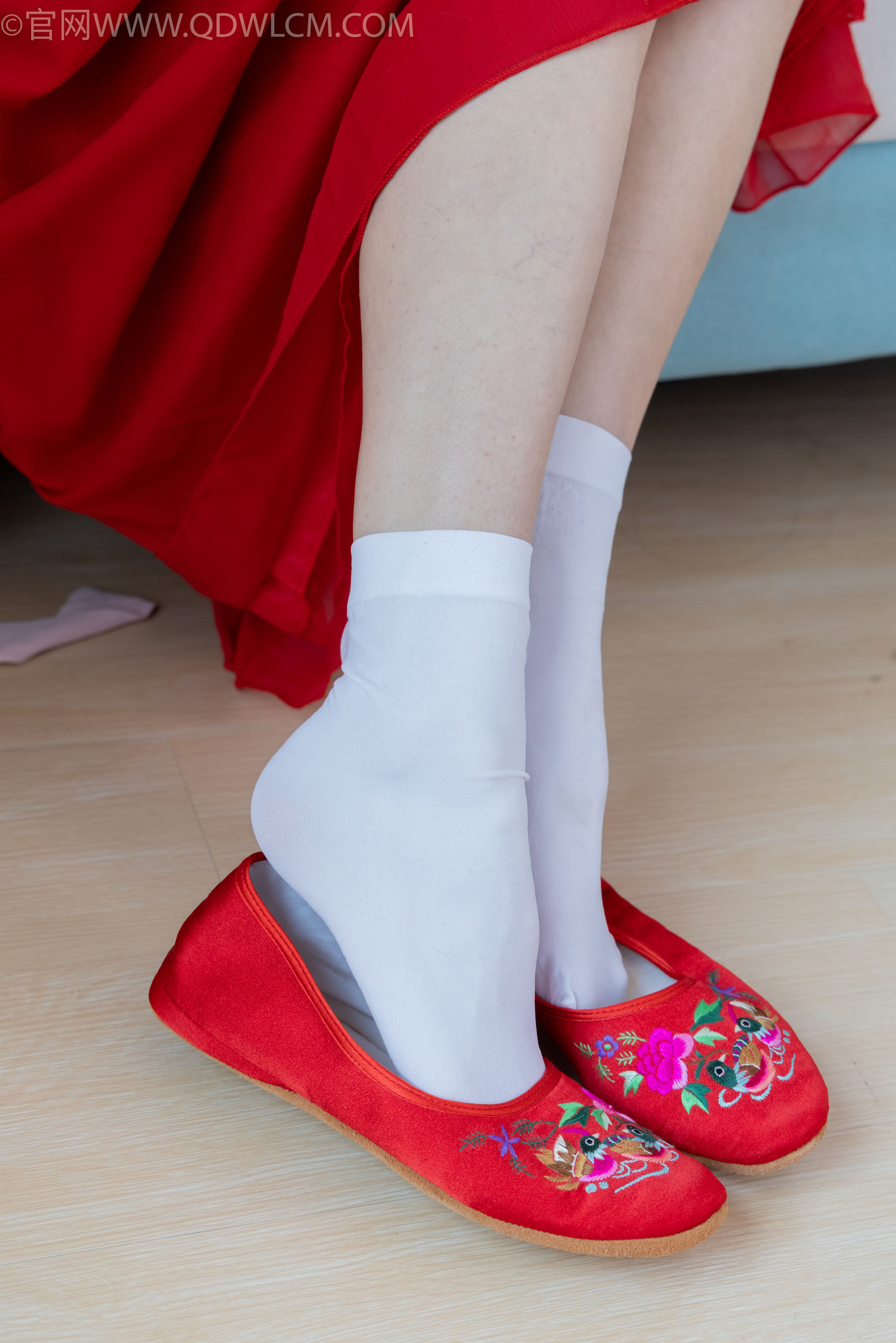 物恋传媒 No.2328 绒绒 - 汉服、布鞋、白棉袜、红色船袜/(174P)