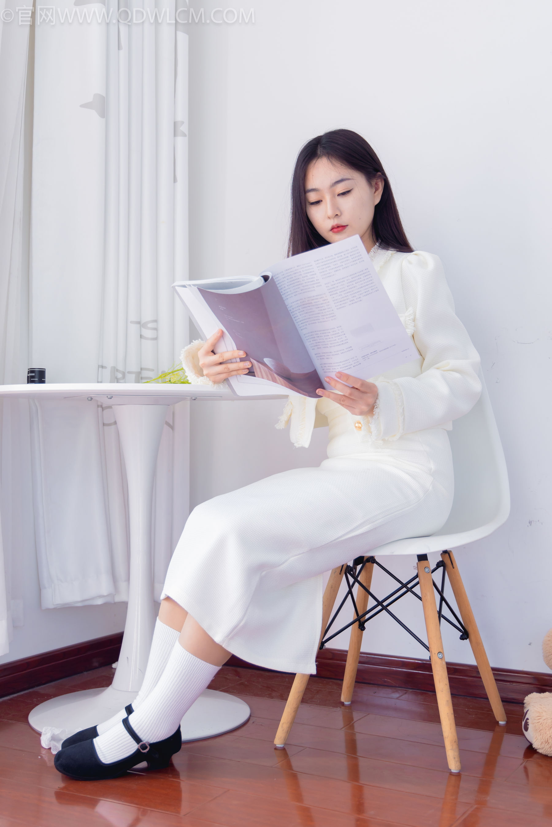 物恋传媒 No.2335 美兔 - 布鞋、长靴、白棉袜、薄肉丝/(227P)